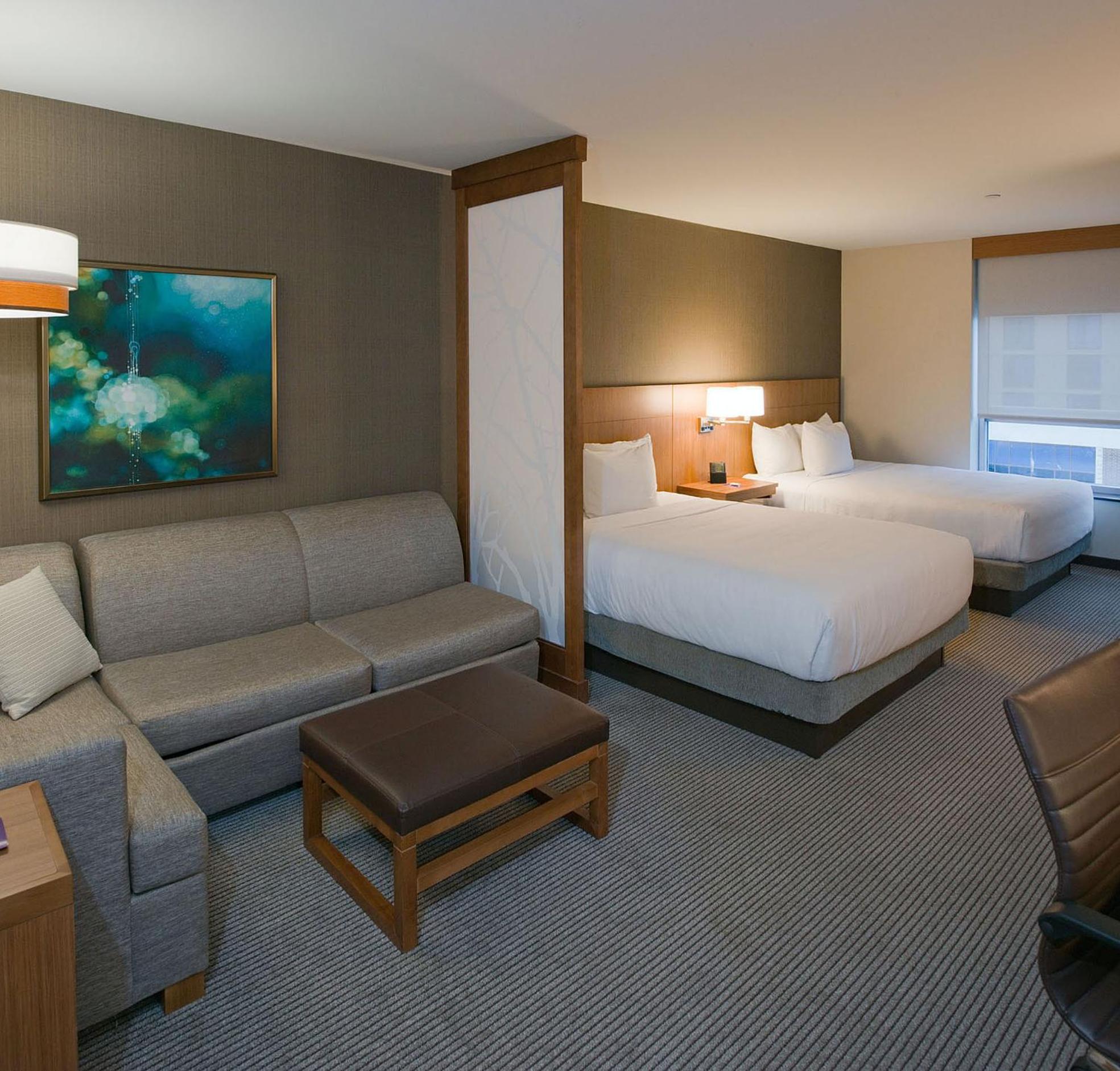 Queen Room with Two Queen Beds and Sofa Bed - High Floor