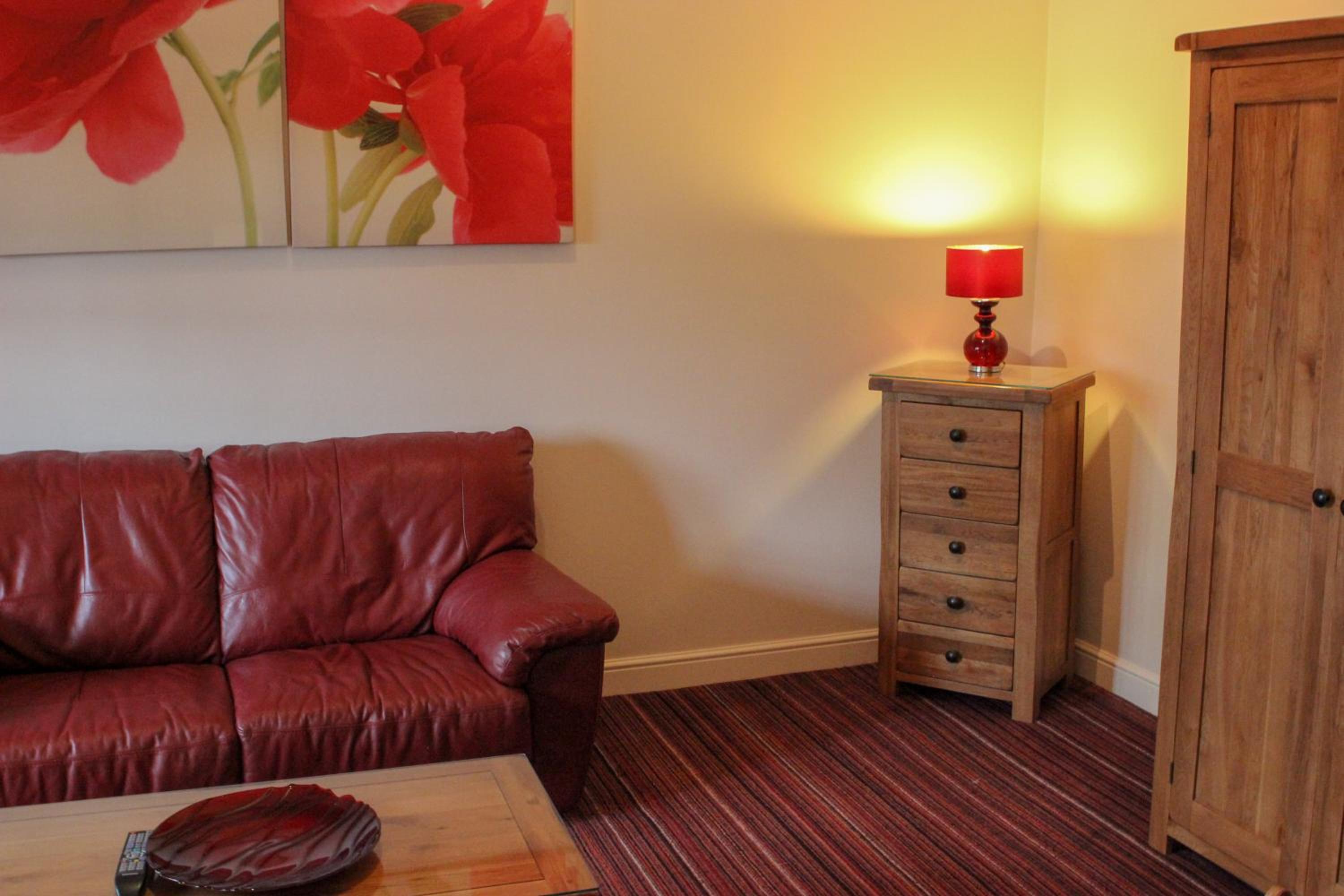 Superior Family Room - Photo 11