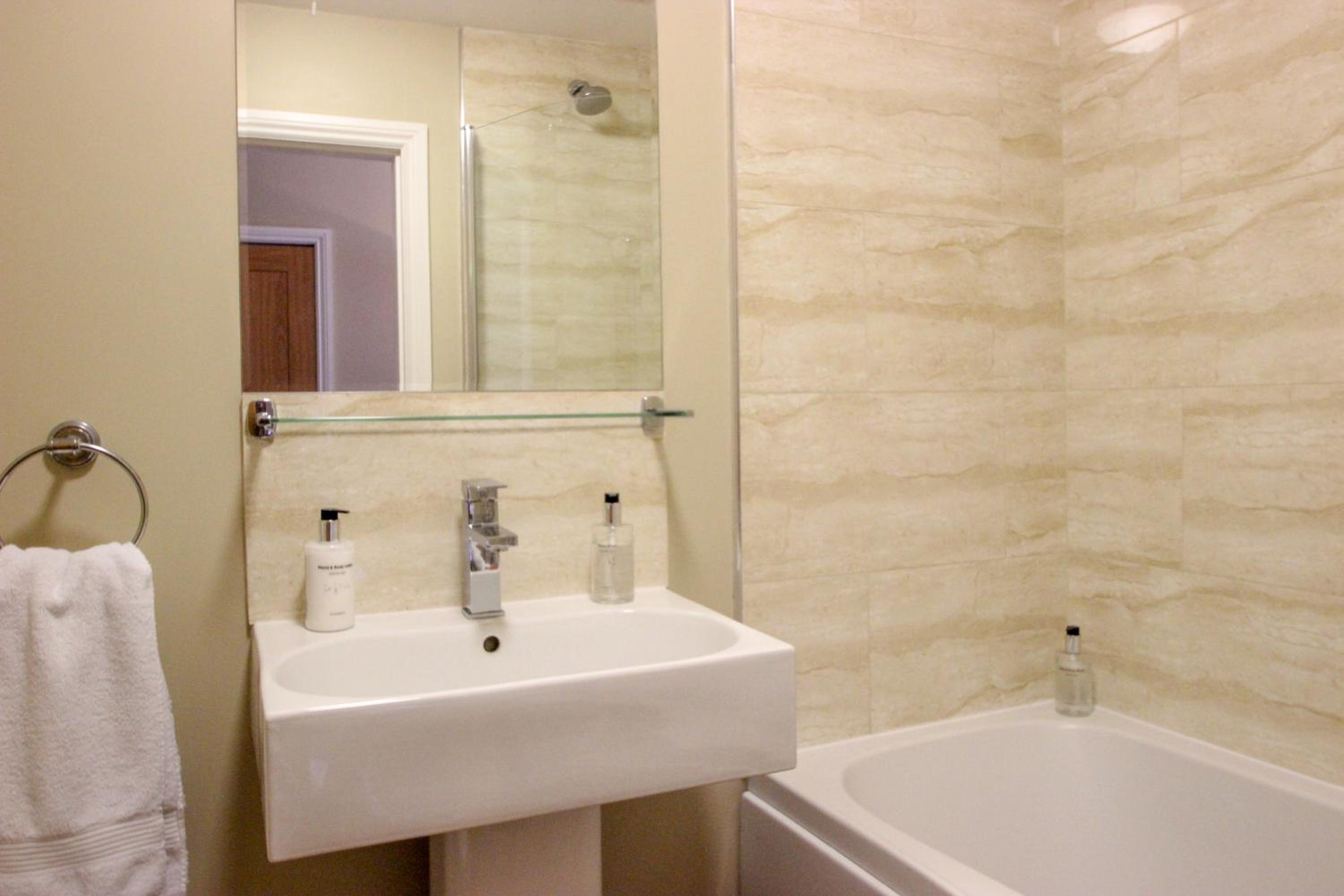 Superior Family Room - Photo 4