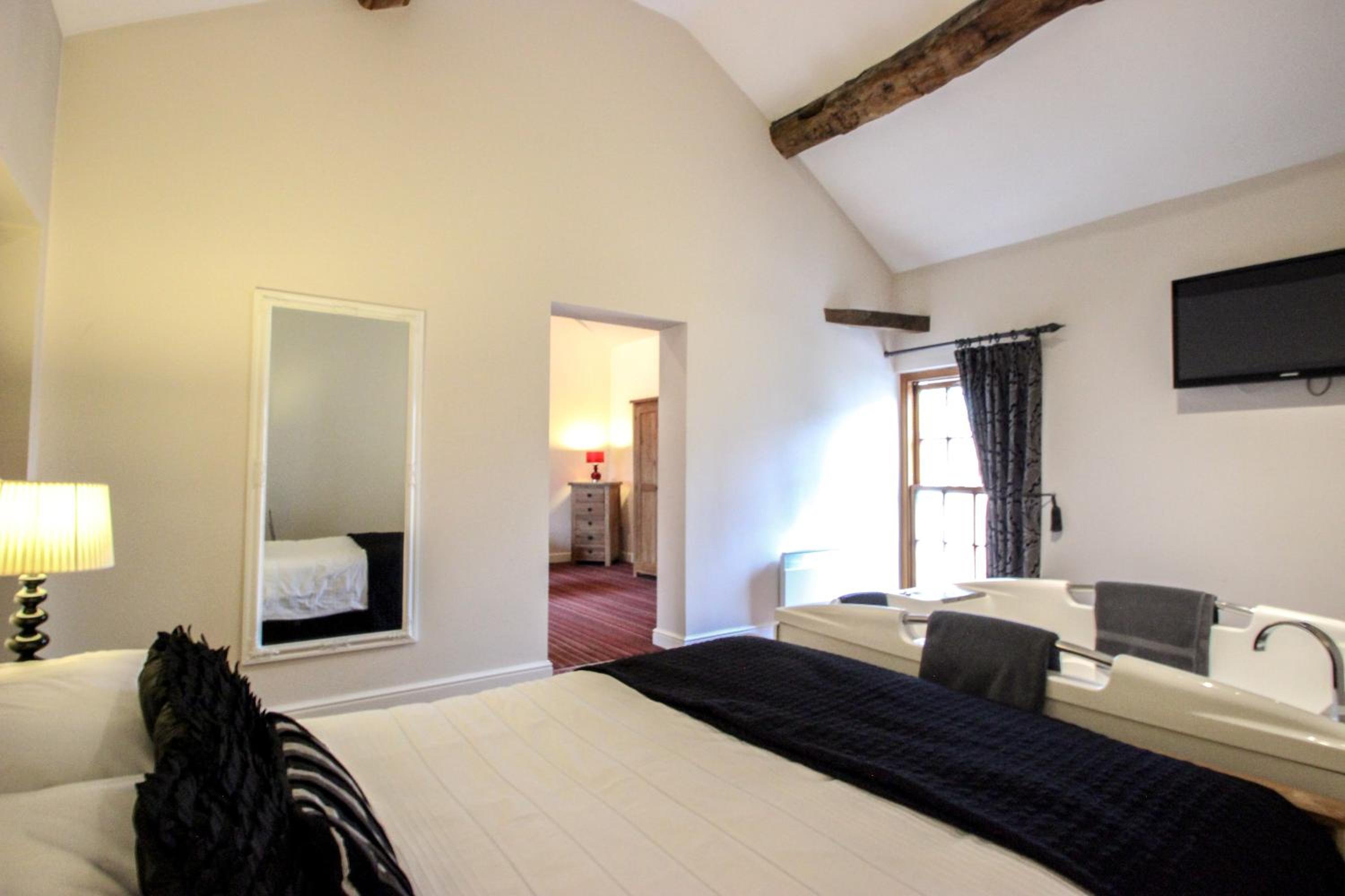 Superior Family Room - Photo 1
