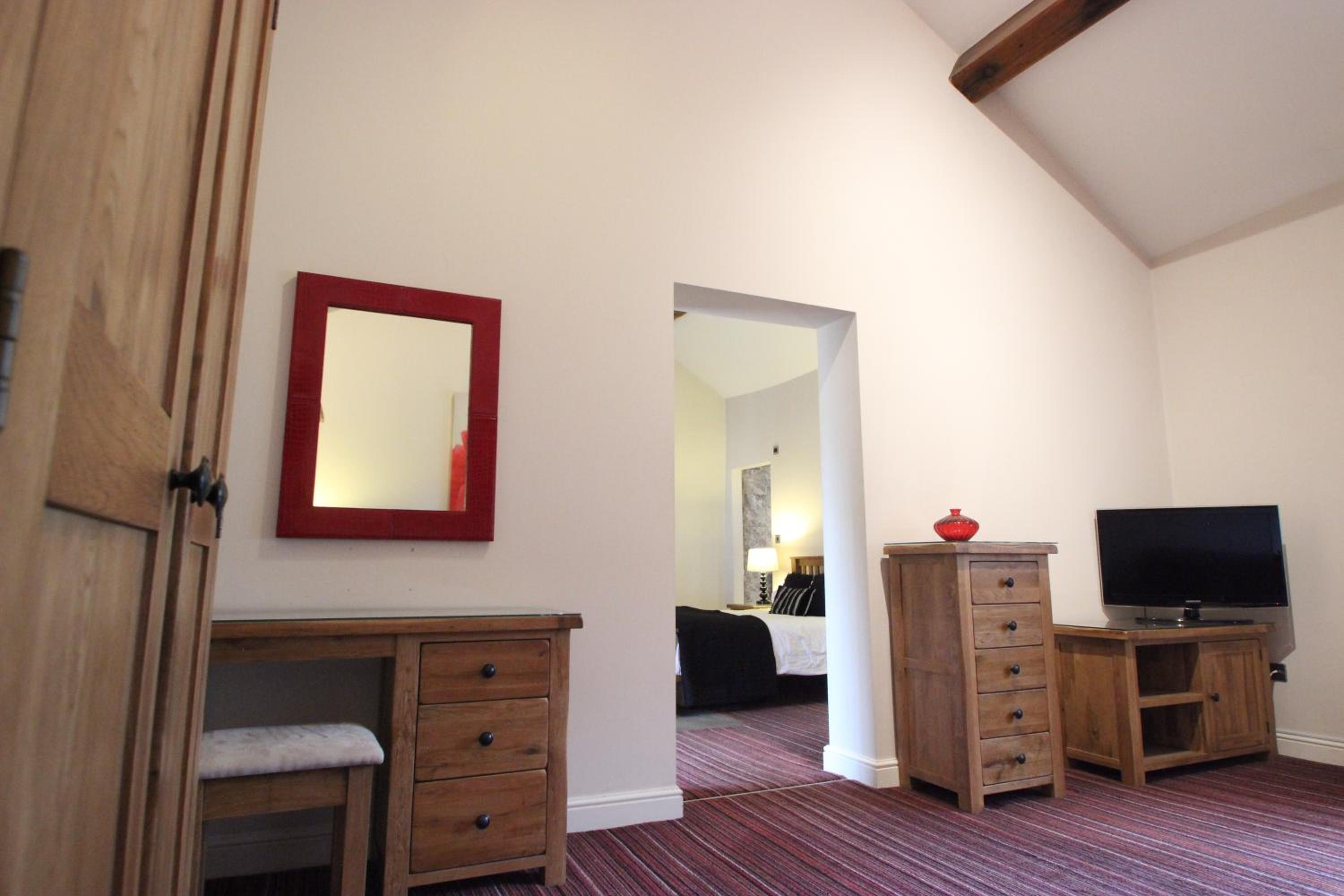 Superior Family Room - Photo 7
