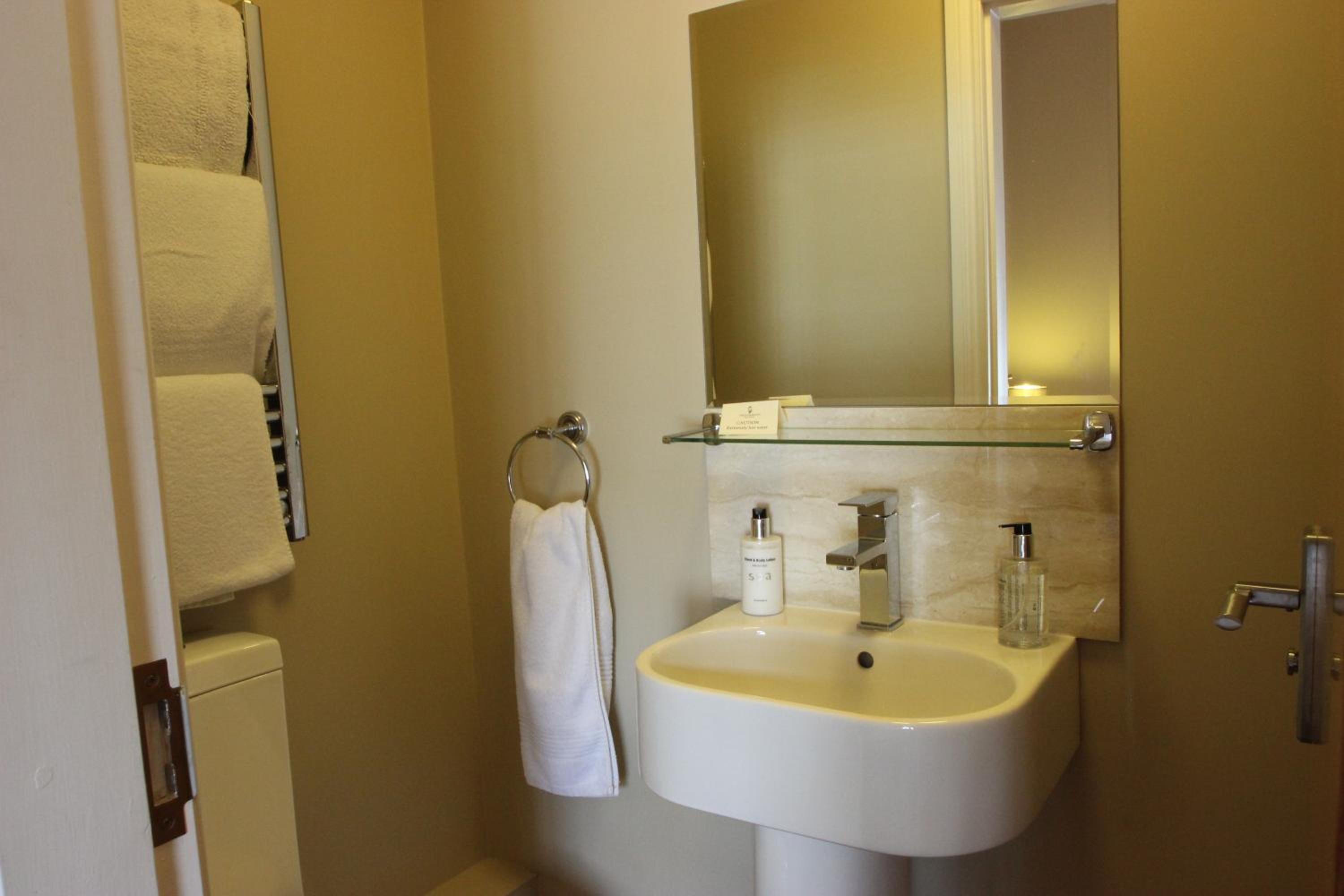 Double Room - Photo 9