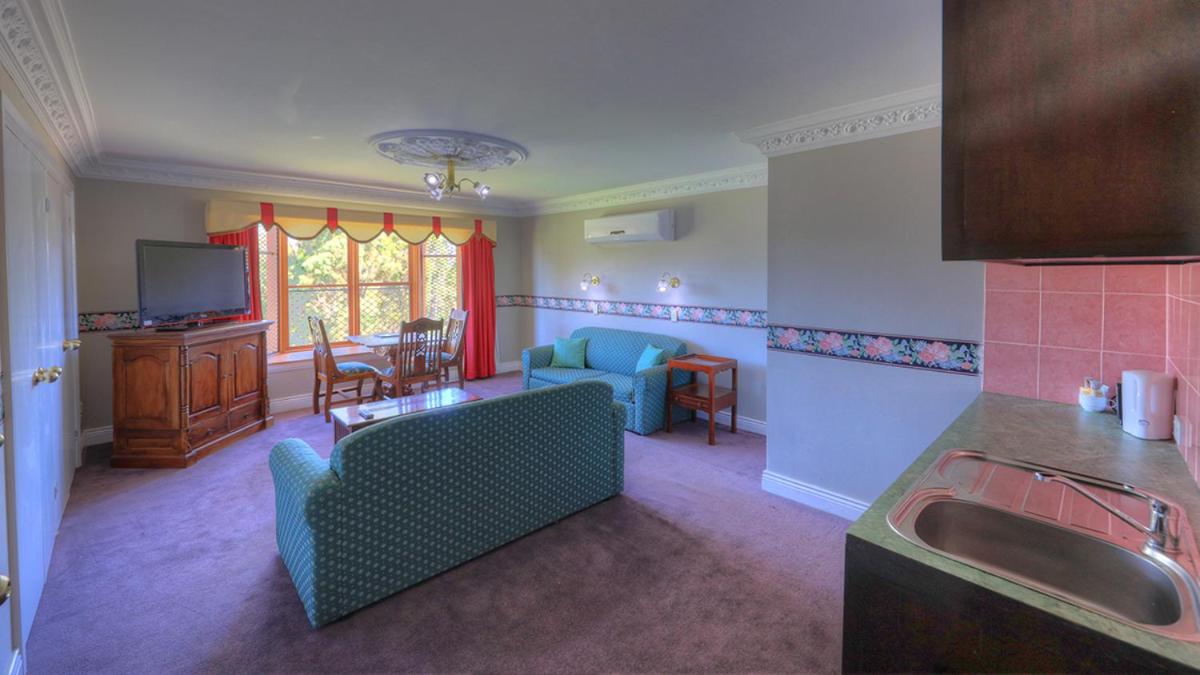 Three-Bedroom Apartment - Photo 1
