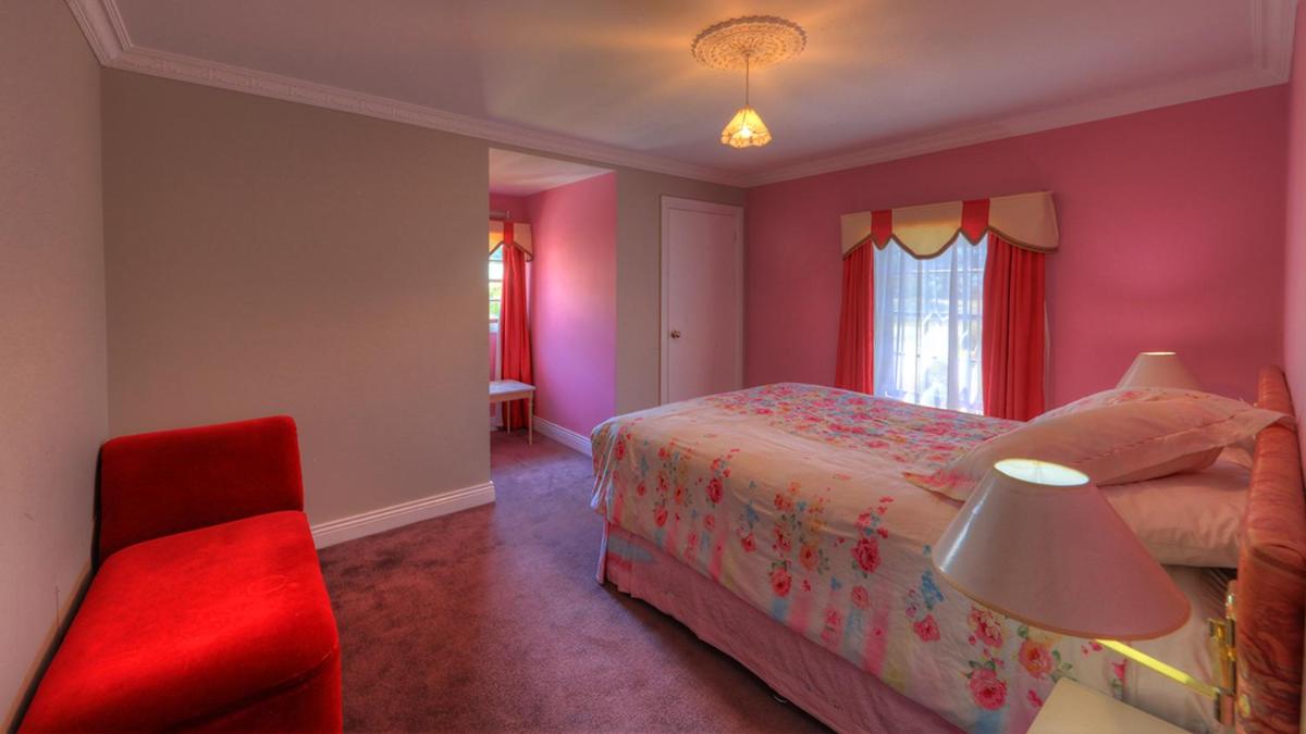 Three-Bedroom Apartment - Photo 3