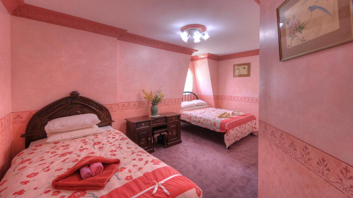 Three-Bedroom Apartment - Photo 4
