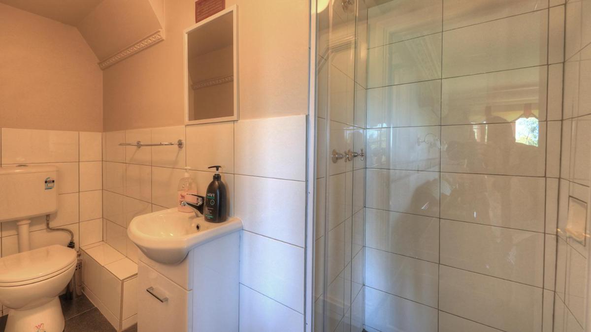 Three-Bedroom Apartment - Photo 5