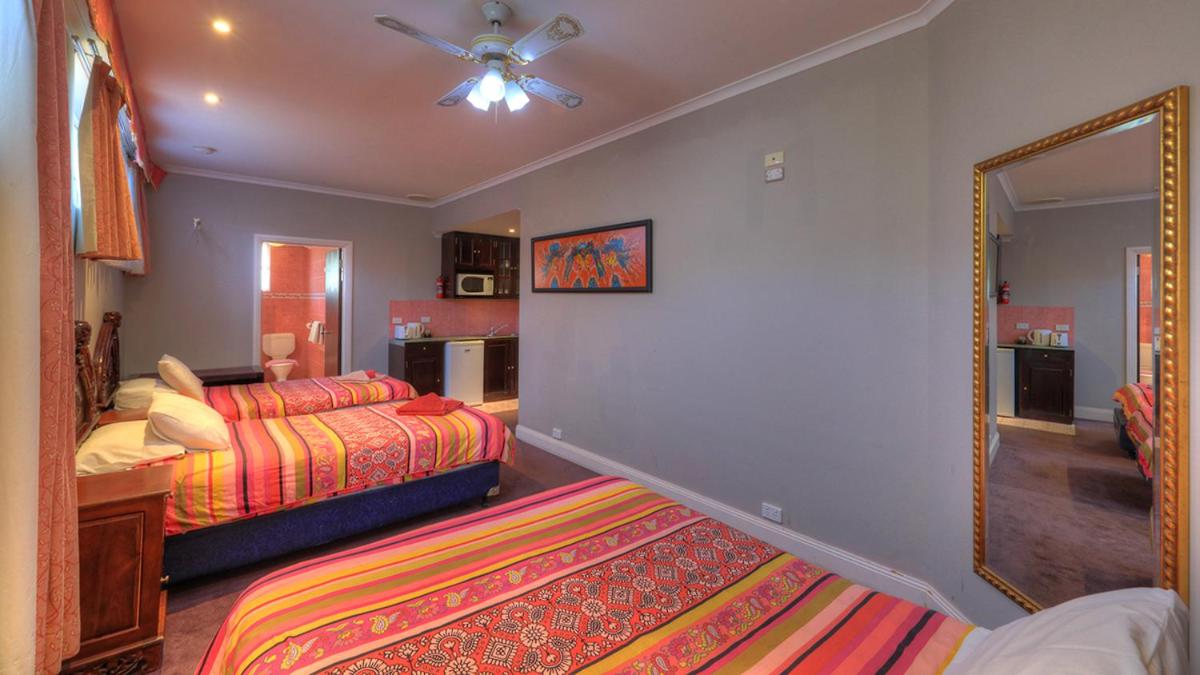 Two-Bedroom Apartment photo 2