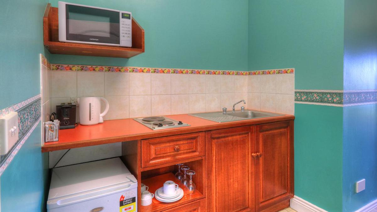 Executive One-Bedroom Suite - Photo 6