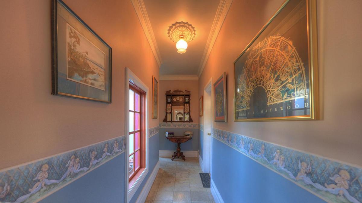 Executive One-Bedroom Suite - Photo 4