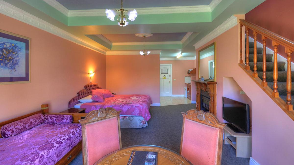 Executive Two-Bedroom Apartment photo 3