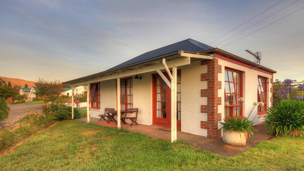 Two-Bedroom Cottage photo 3