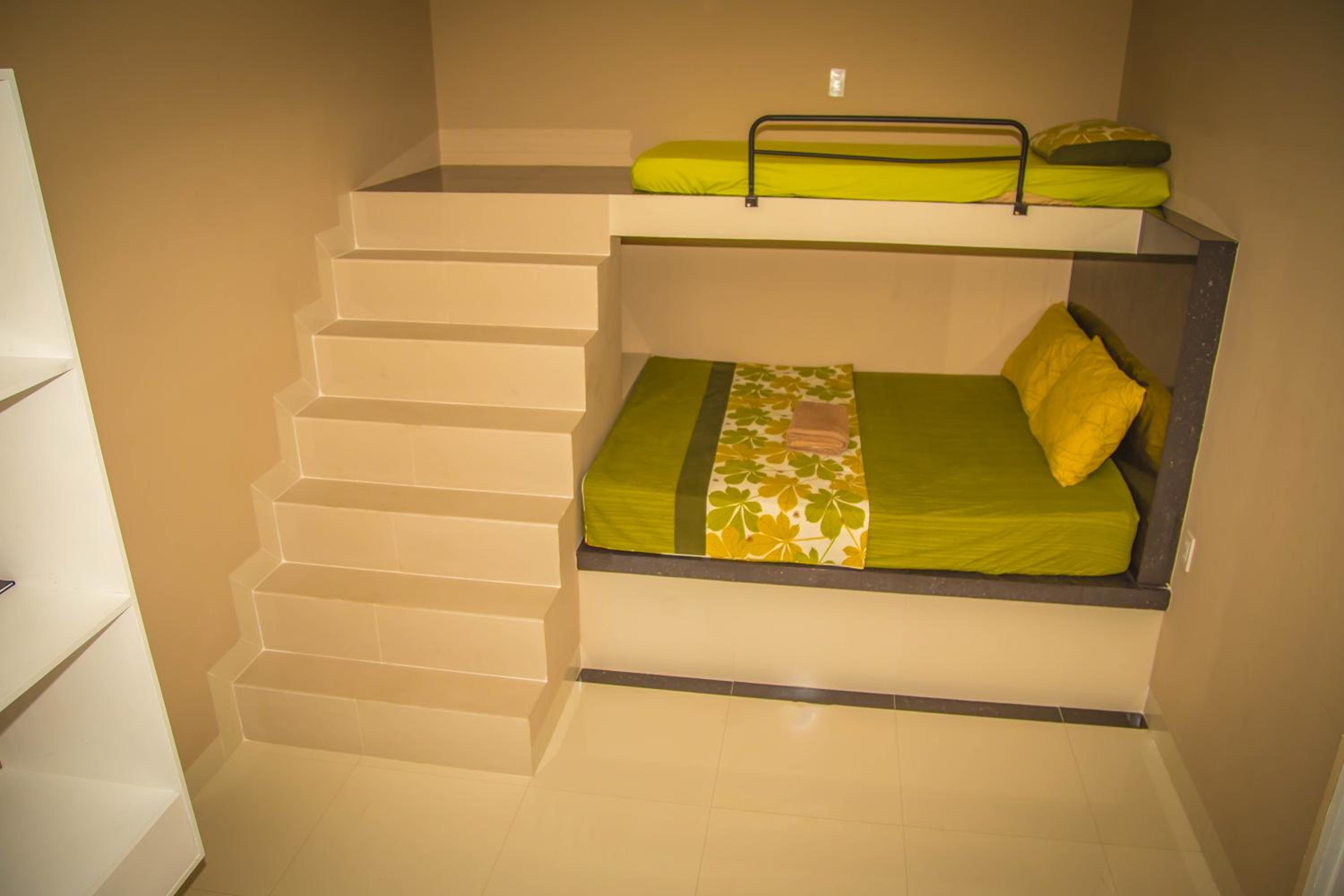 Superior Family Room - Photo 4