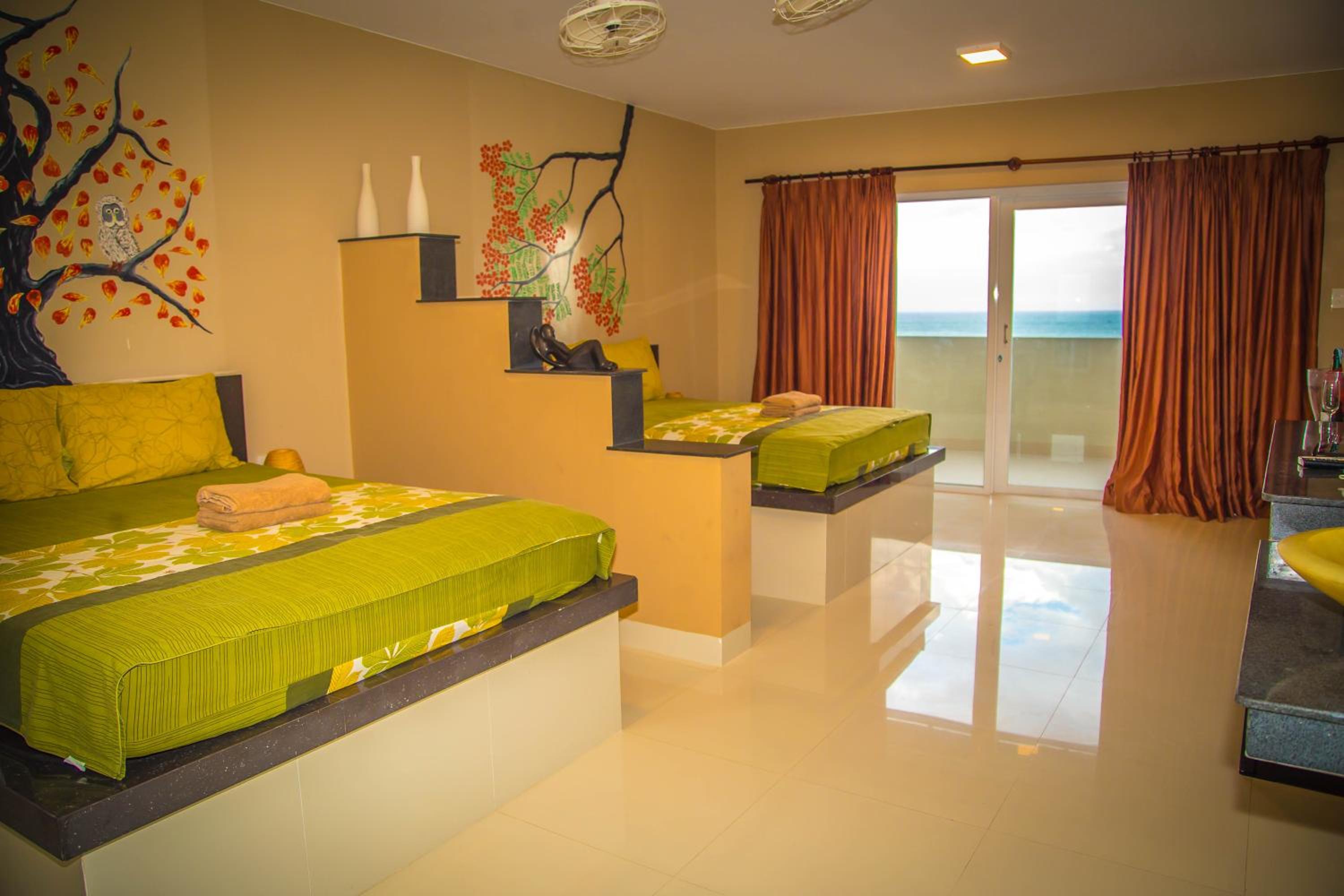 Superior Family Room - Photo 1