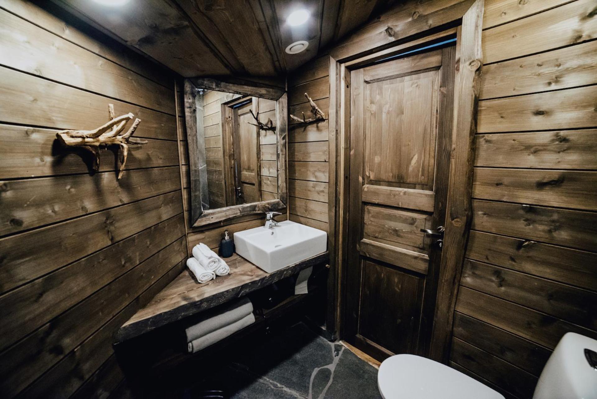 One-Bedroom Suite with Spa Access - Photo 3
