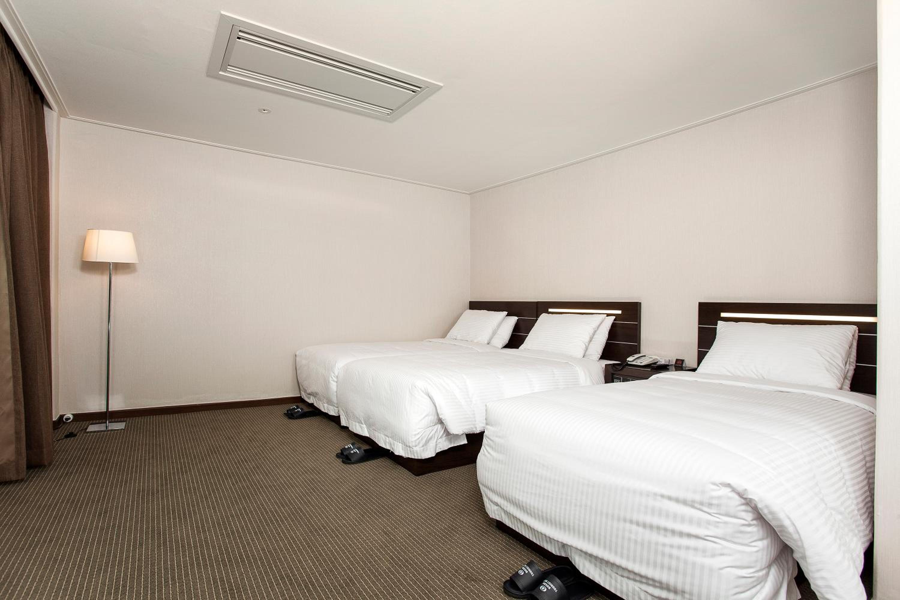Superior Triple Room photo 1