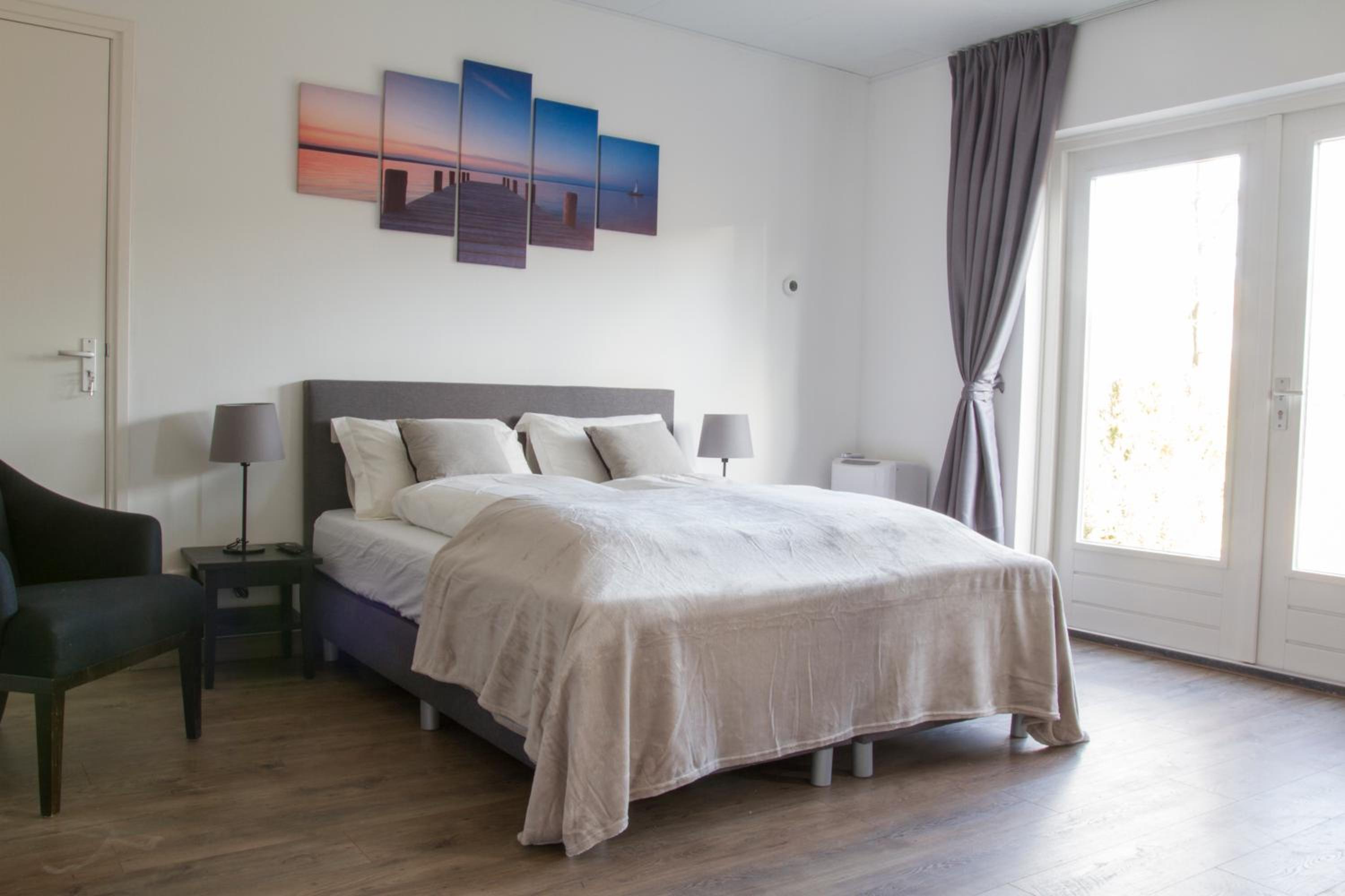 Double Room with Private Bathroom - Photo 1
