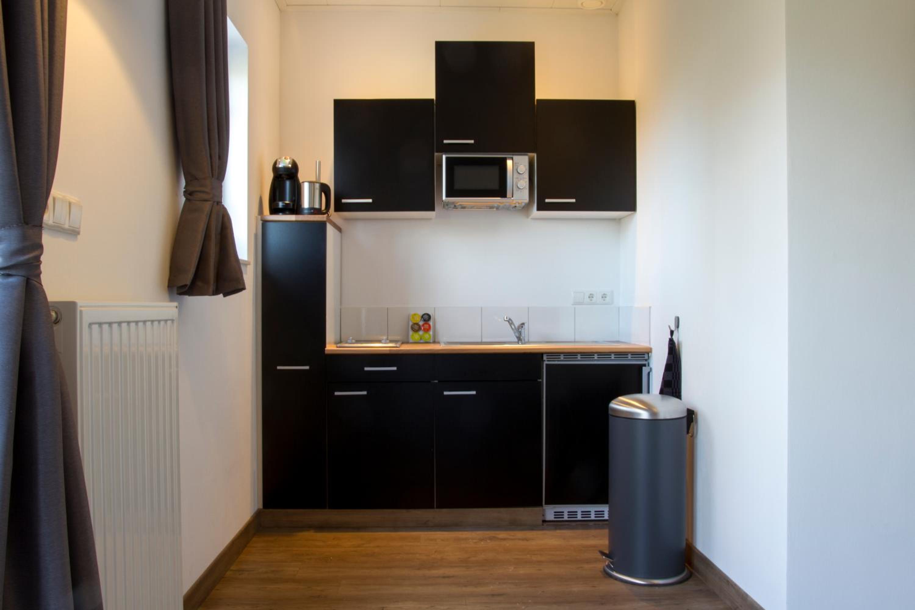 Double Room with Private Bathroom - Photo 15
