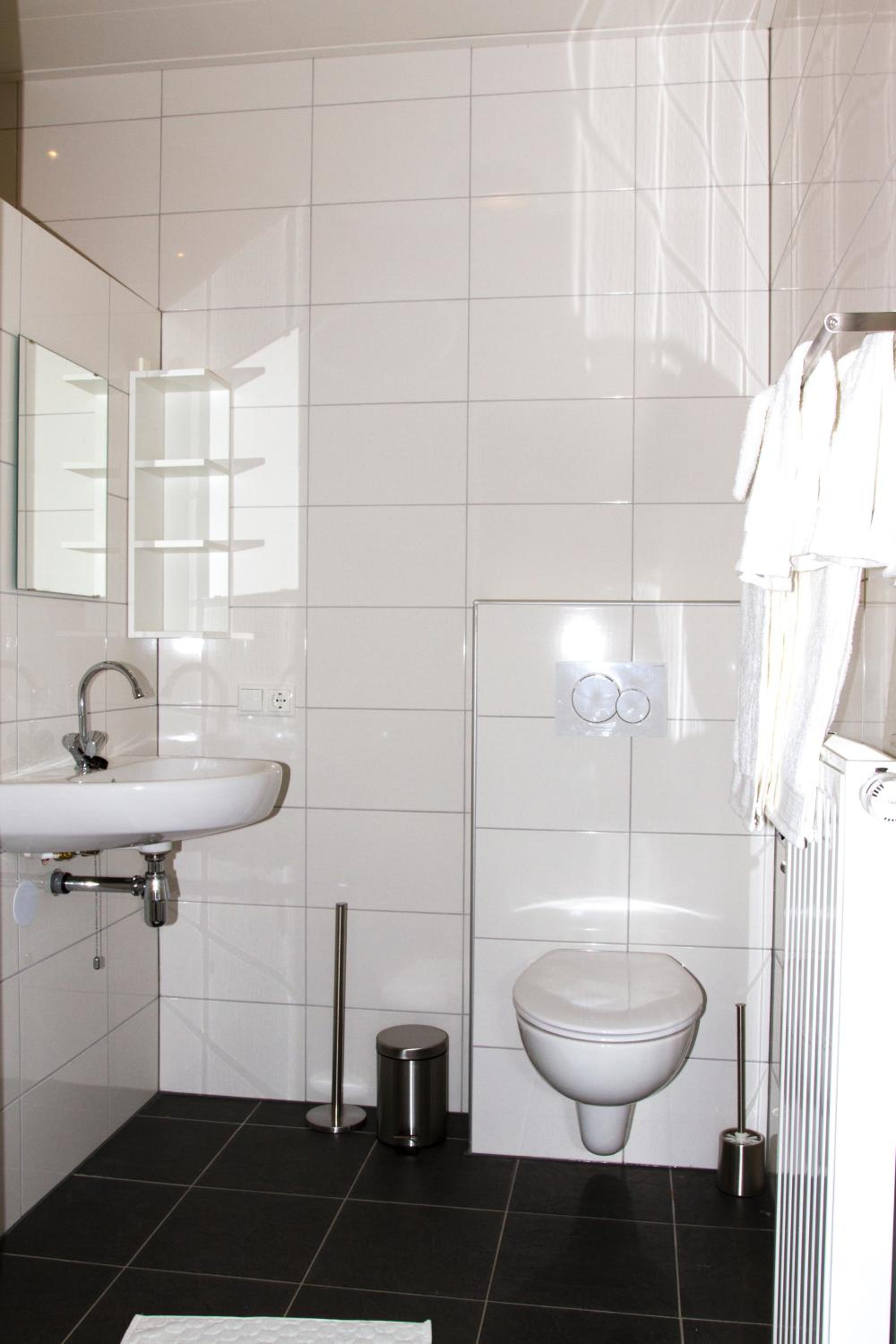 Double Room with Private Bathroom - Photo 3