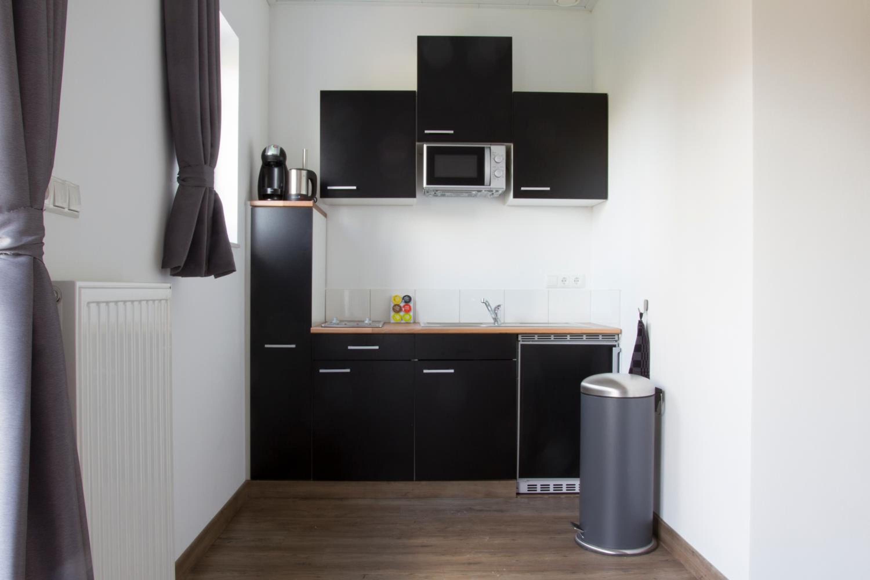 Double Room with Private Bathroom - Photo 9