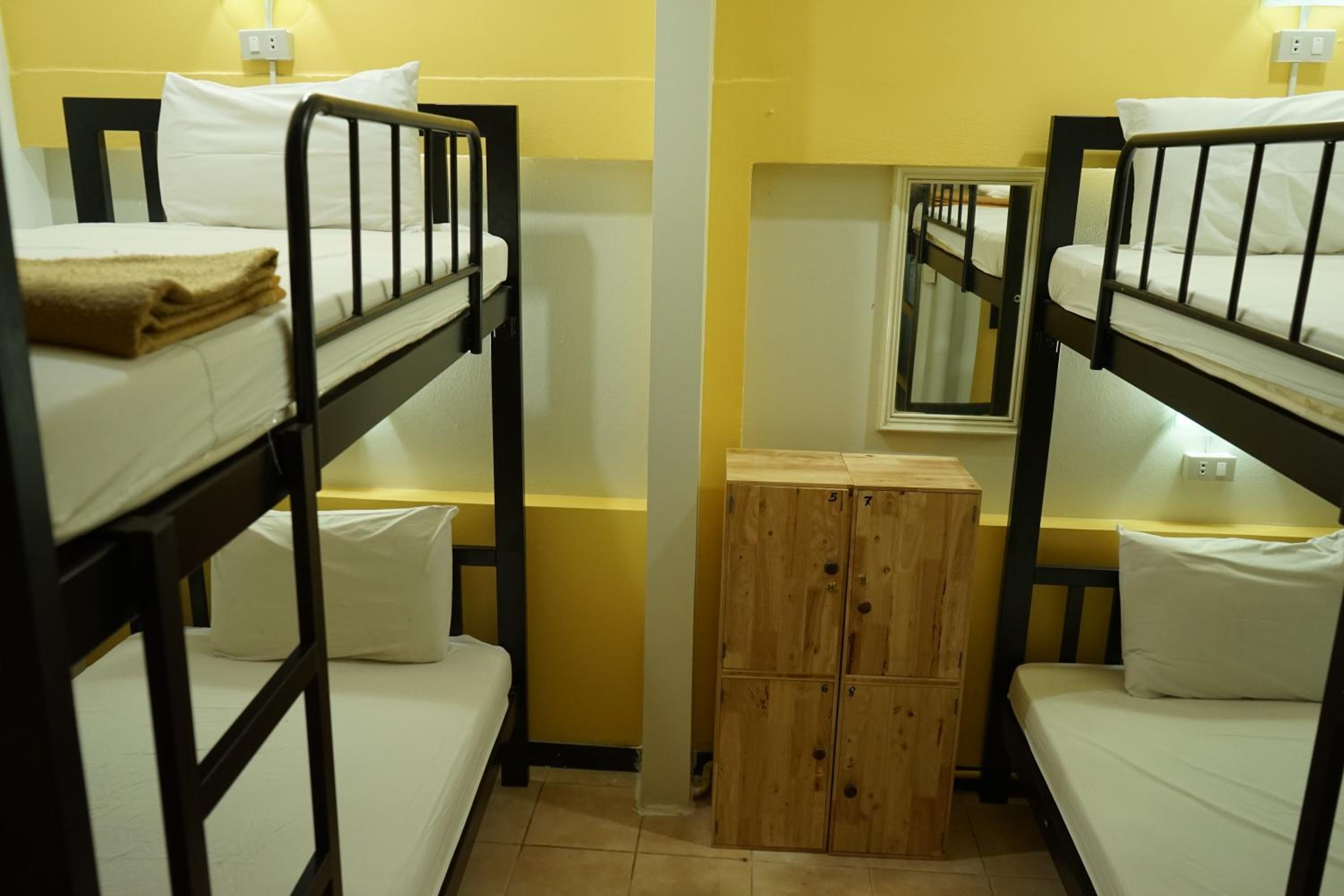 Bed in 10-Bed Mixed Dormitory Room photo 3