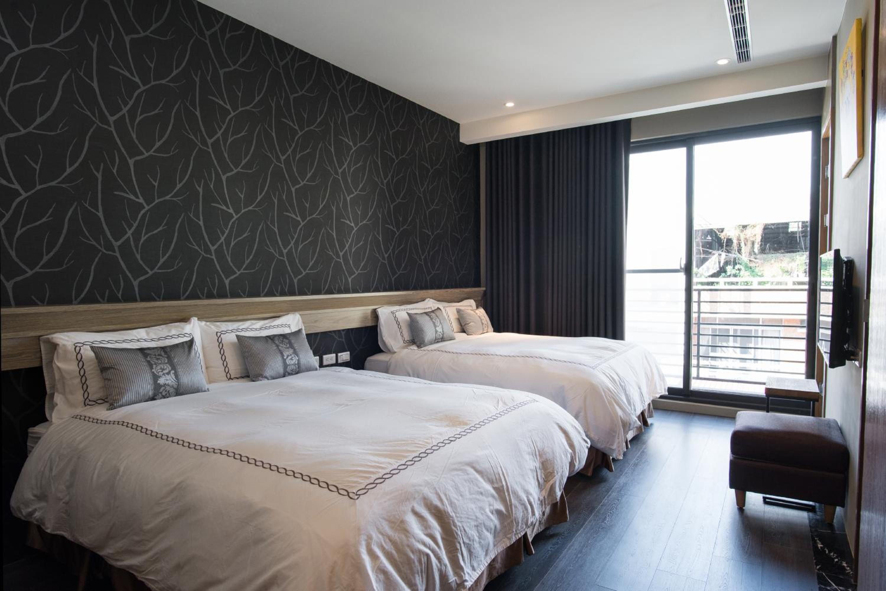Quadruple Room with Balcony photo 3