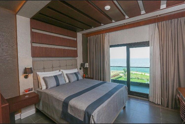 Deluxe Double Room with Balcony and Sea View - Photo 4