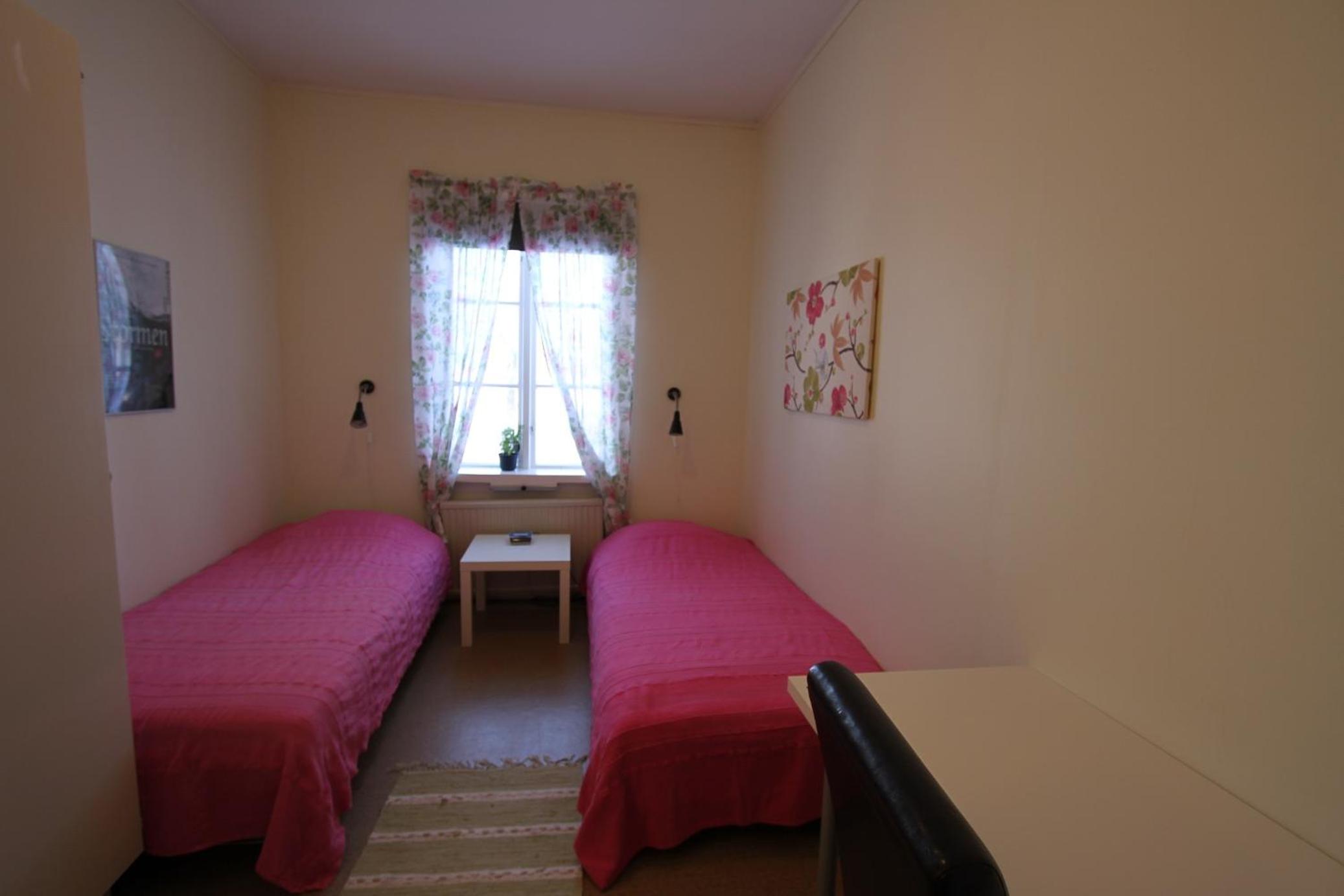 Twin Room With Shared Bathroom photo 3