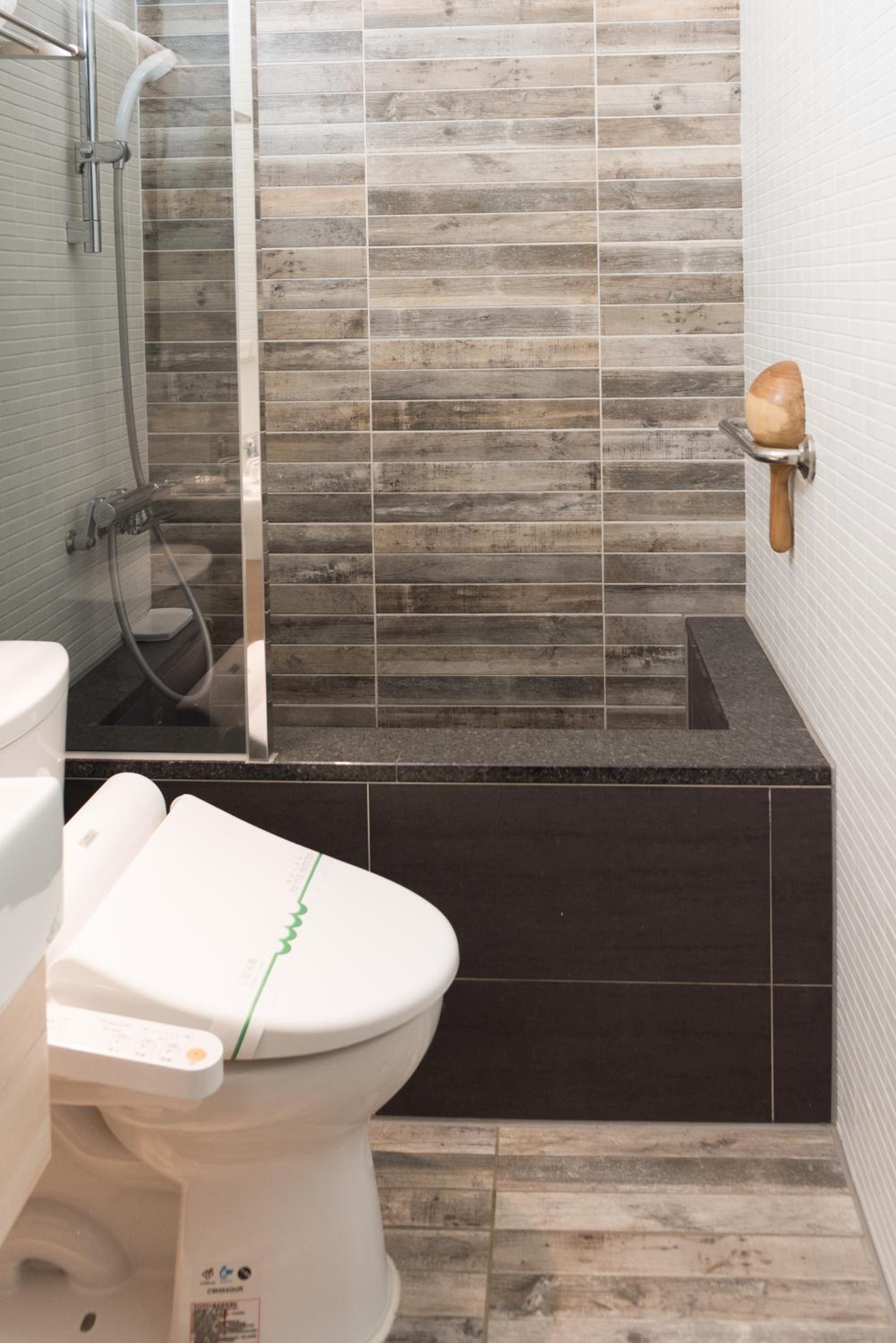 Deluxe Double Room with Bath photo 3