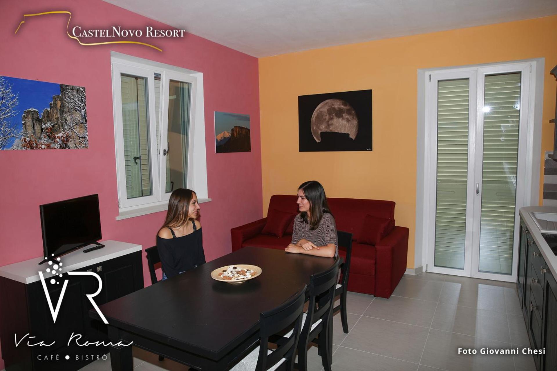 Apartment with Balcony - Photo 7