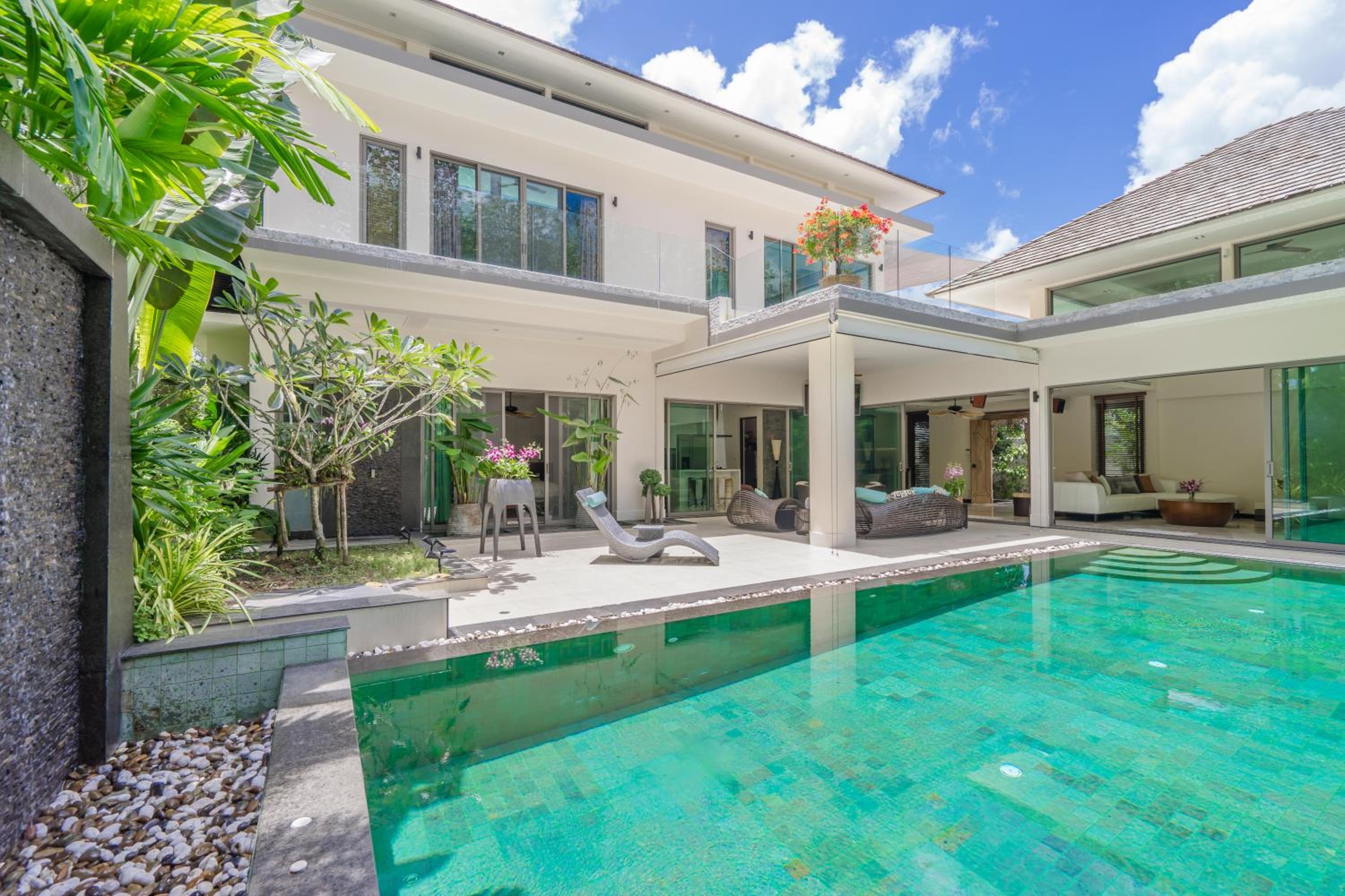 Villa photo 2