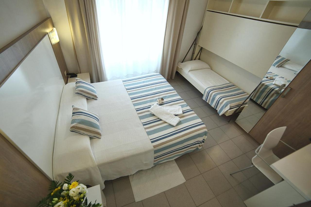Triple Room photo 2
