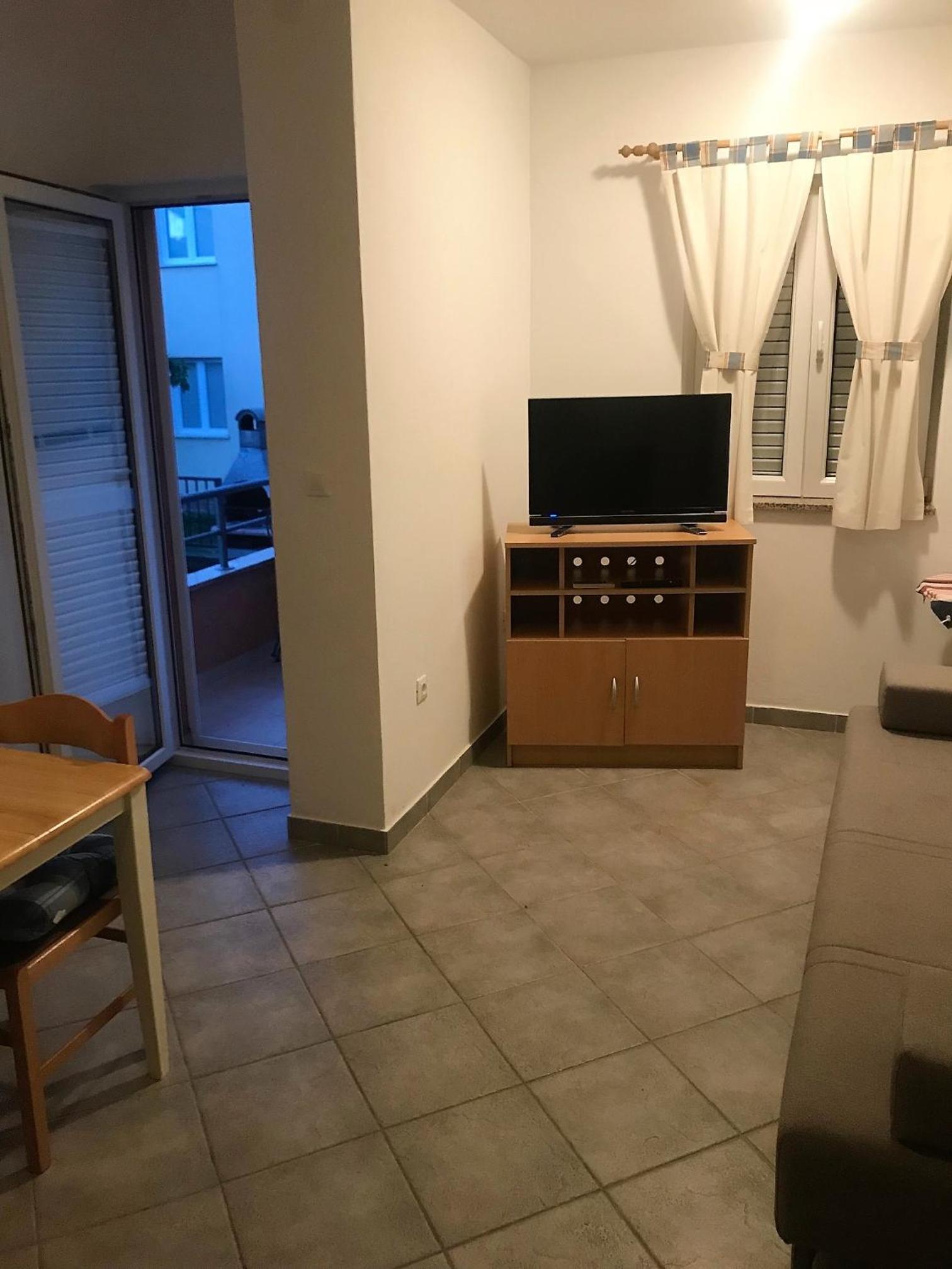 One-Bedroom Apartment photo 3