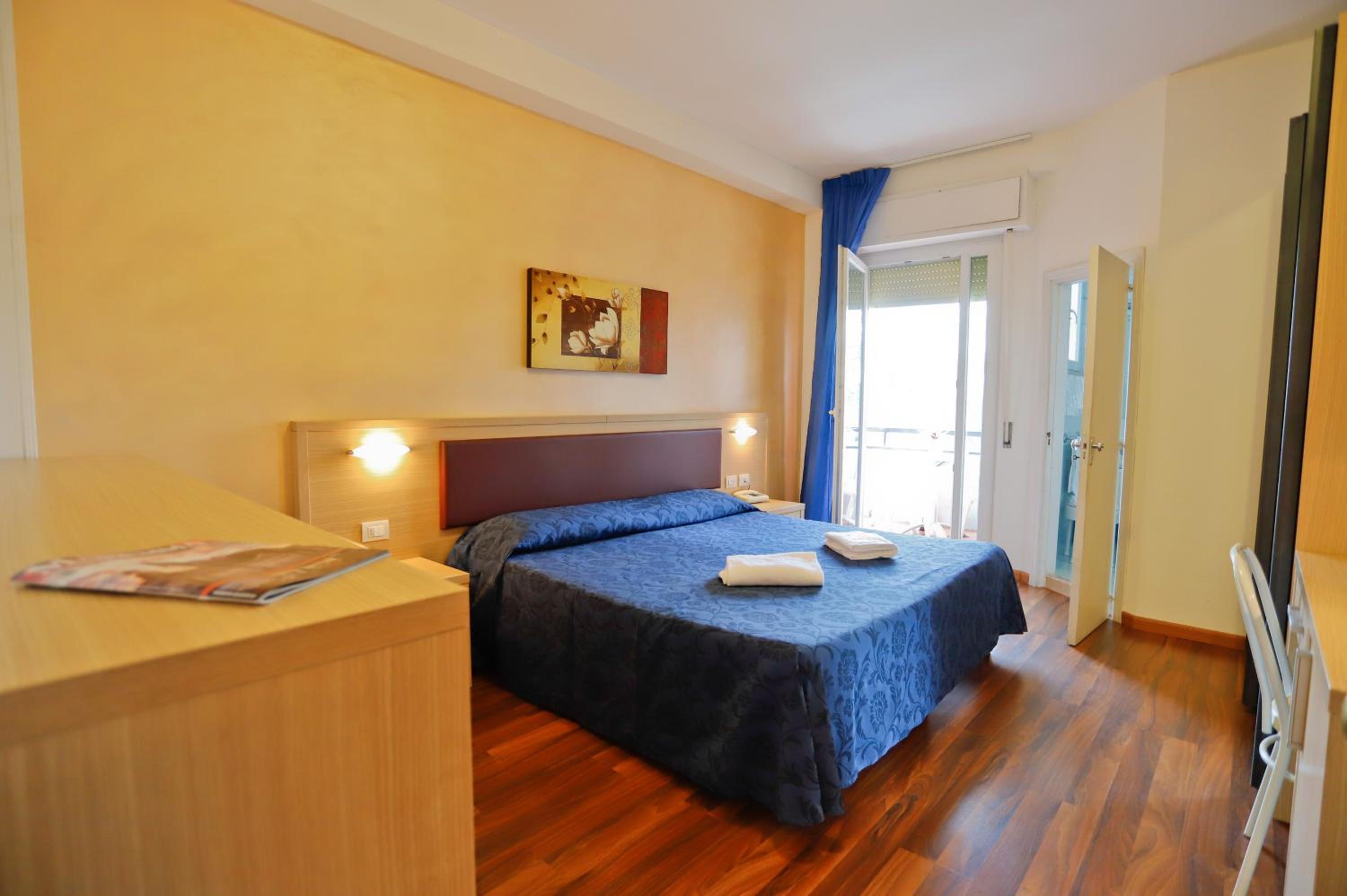 Double or Twin Room photo 1