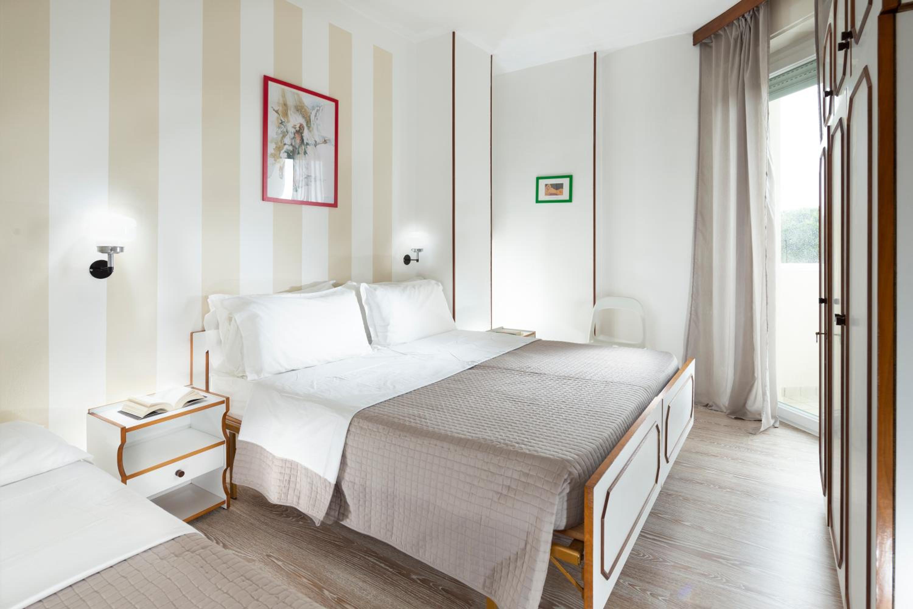One-Bedroom Apartment - Photo 1