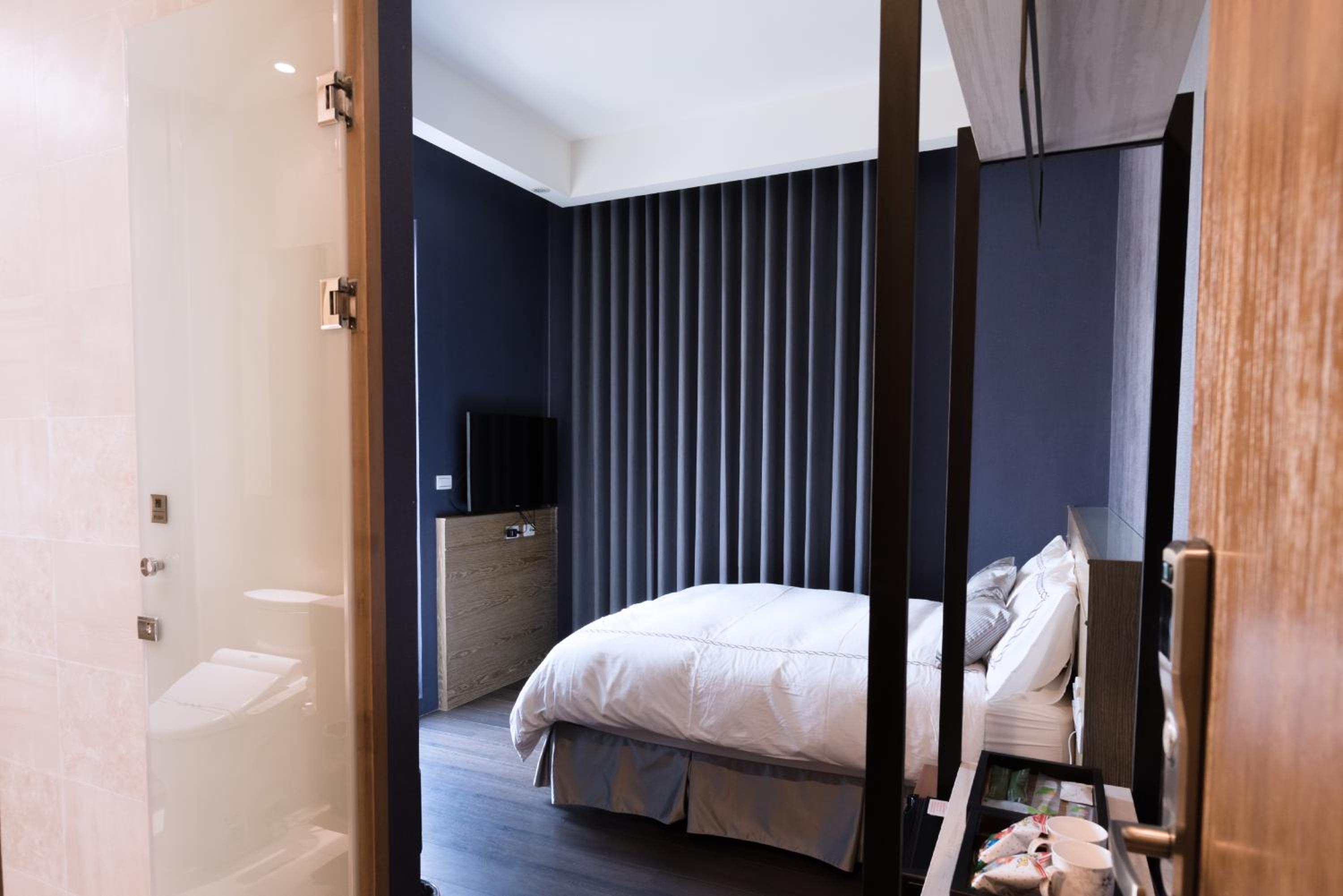 Deluxe Double Room with Shower photo 3