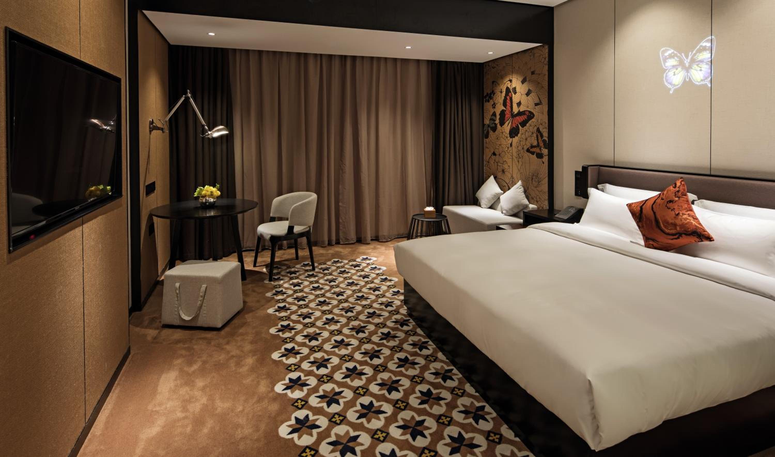 Superior King Room - Photo 4
