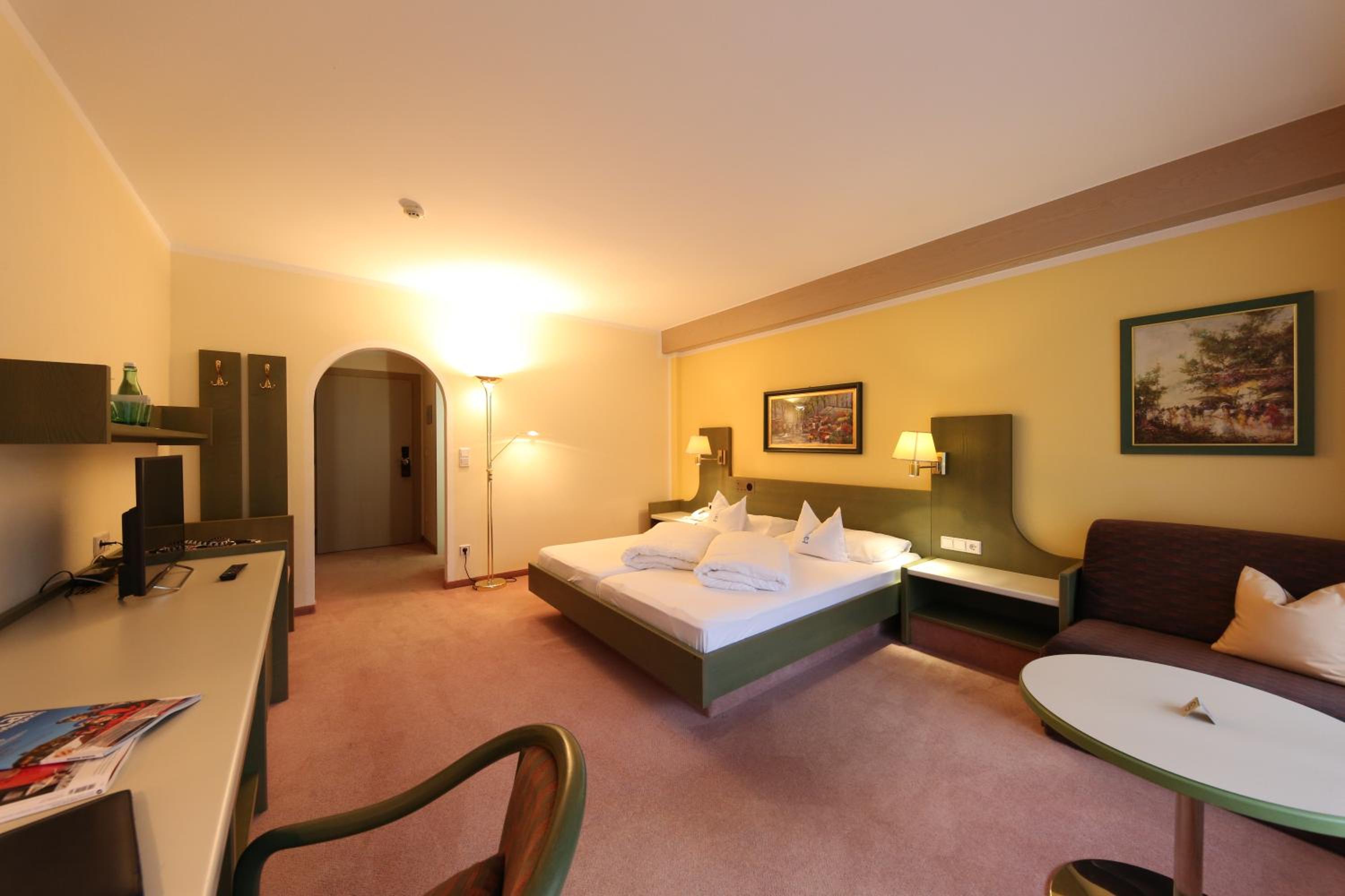 Double Room with Balcony - Photo 1