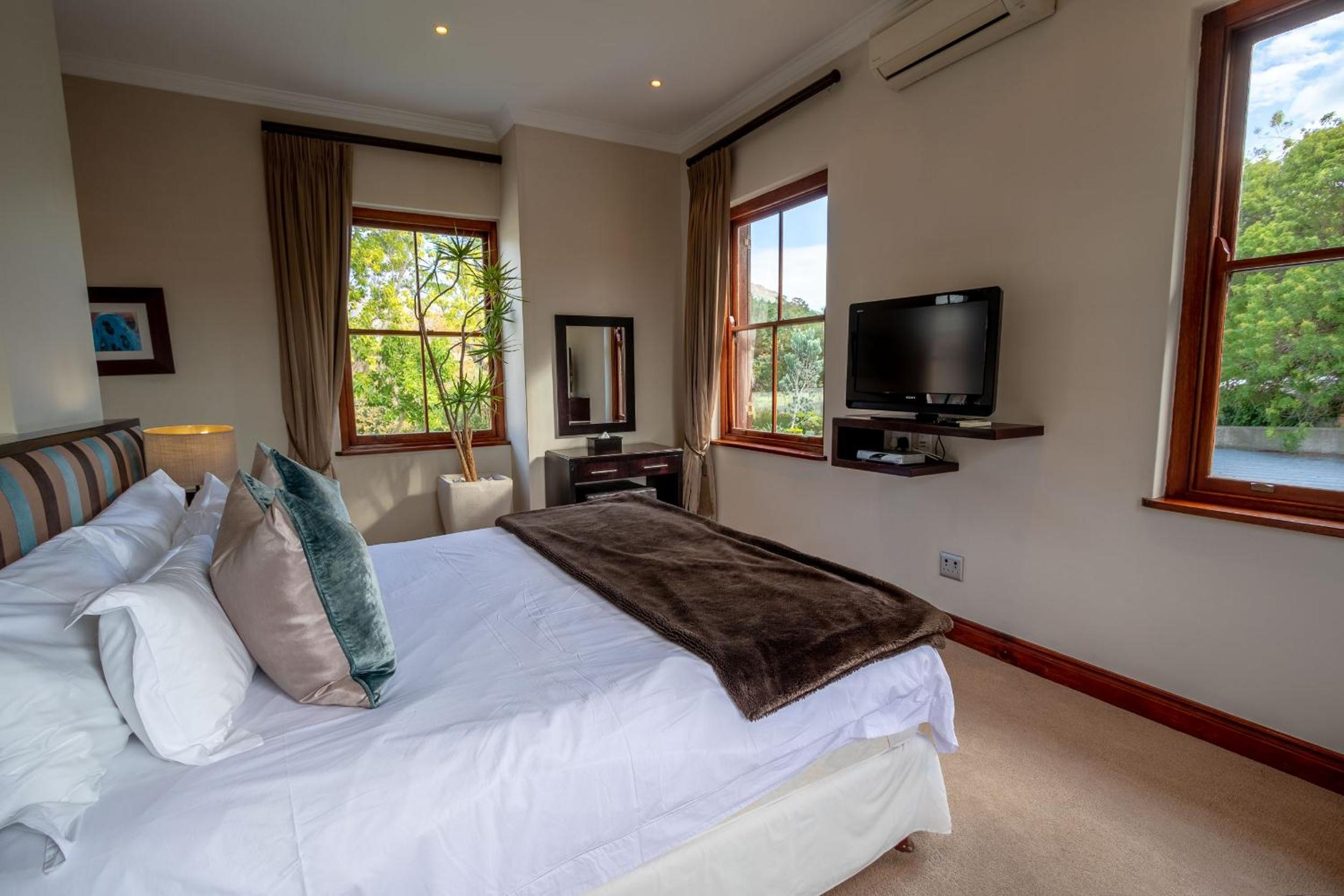 Deluxe Suite - Photo 3