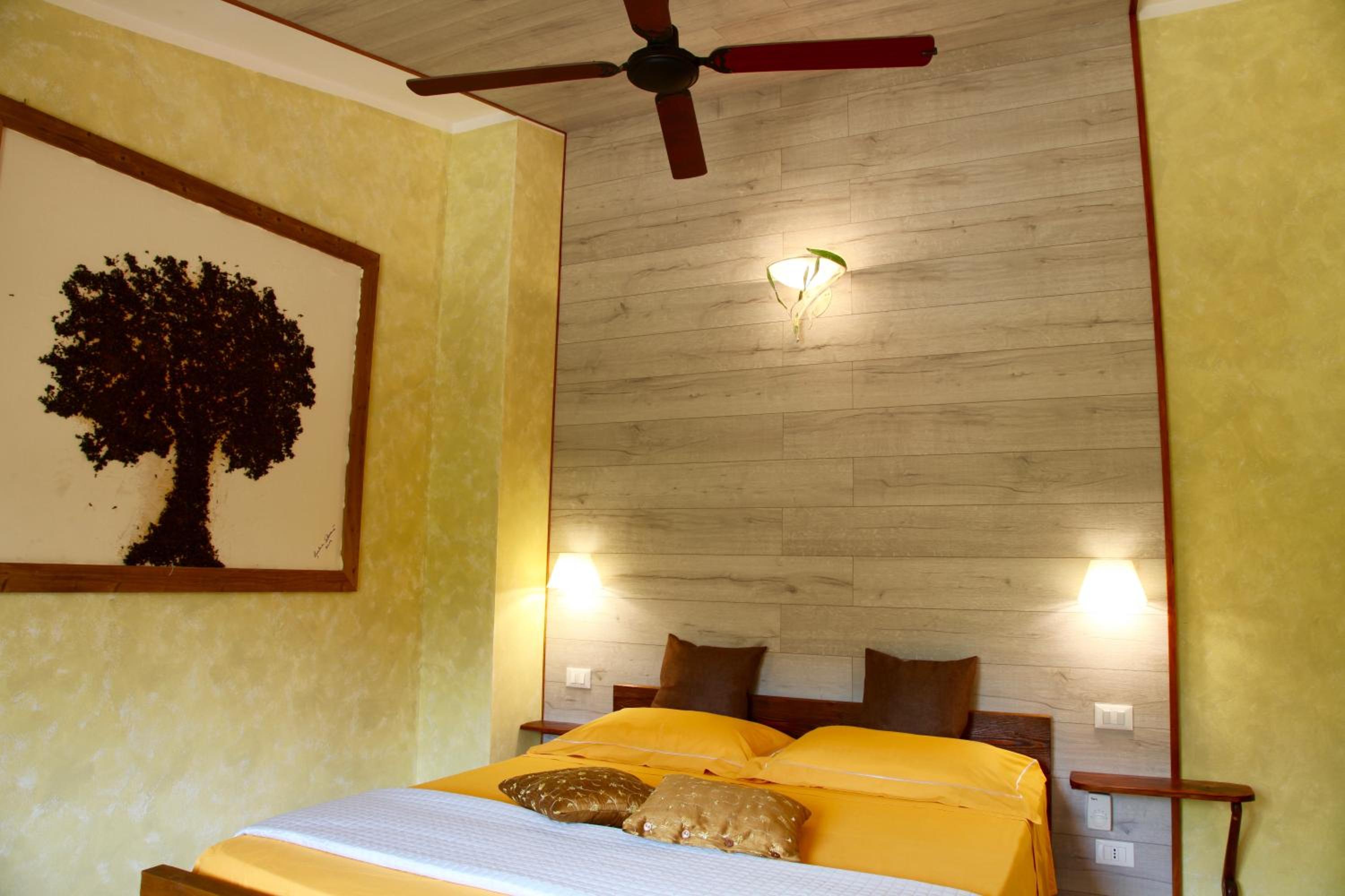 Double Room with Private Bathroom photo 2
