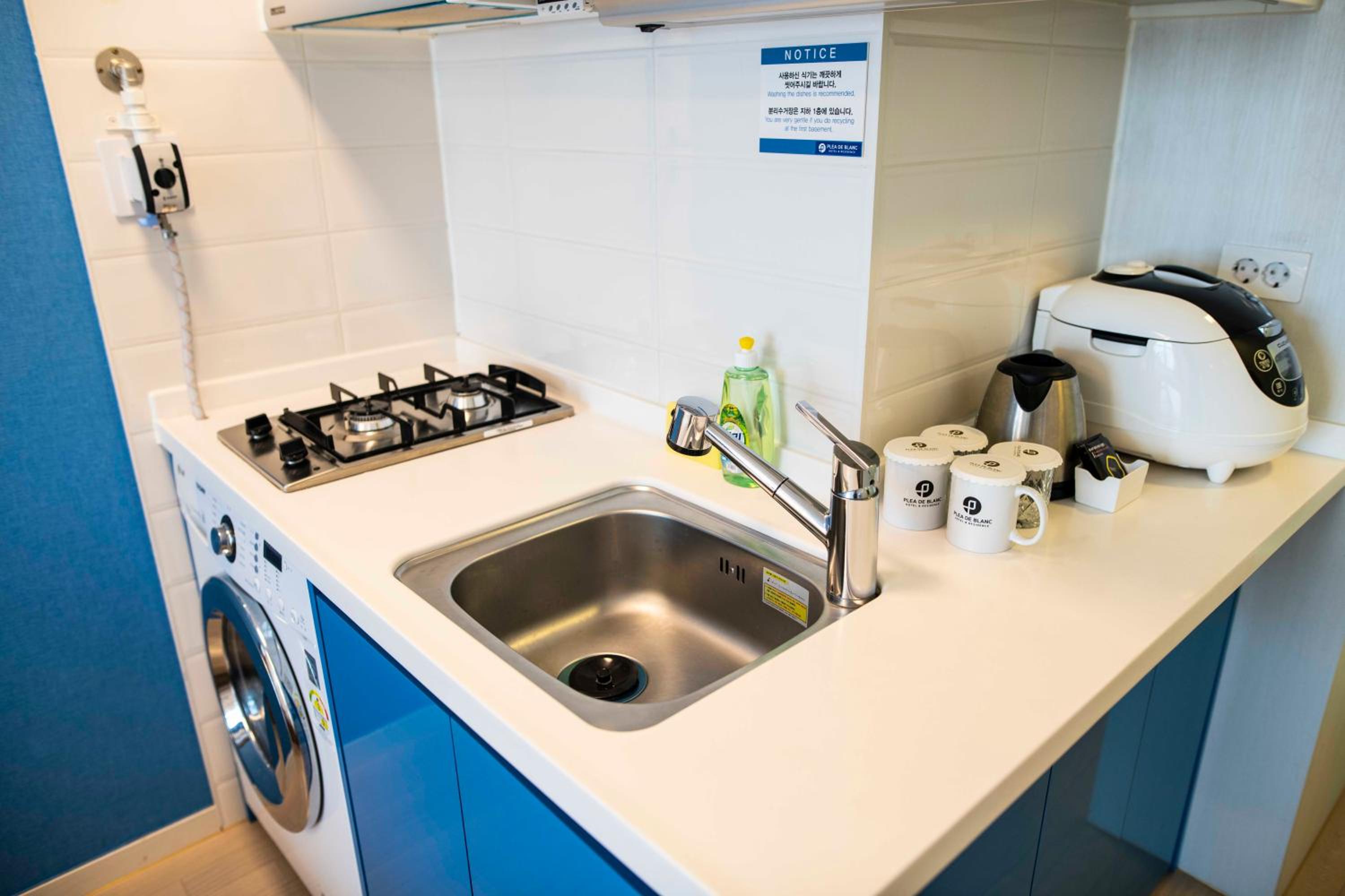 Staycation Offer - Deluxe Double Room with Free breakfast (2pax) photo 3