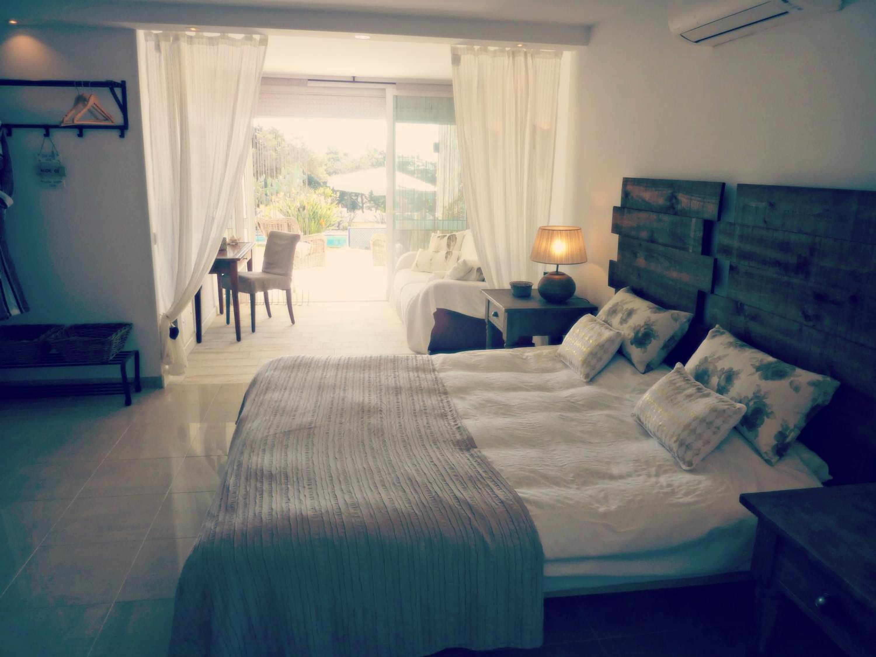 Habitación Doble o Twin Superior con Vista a la Piscina