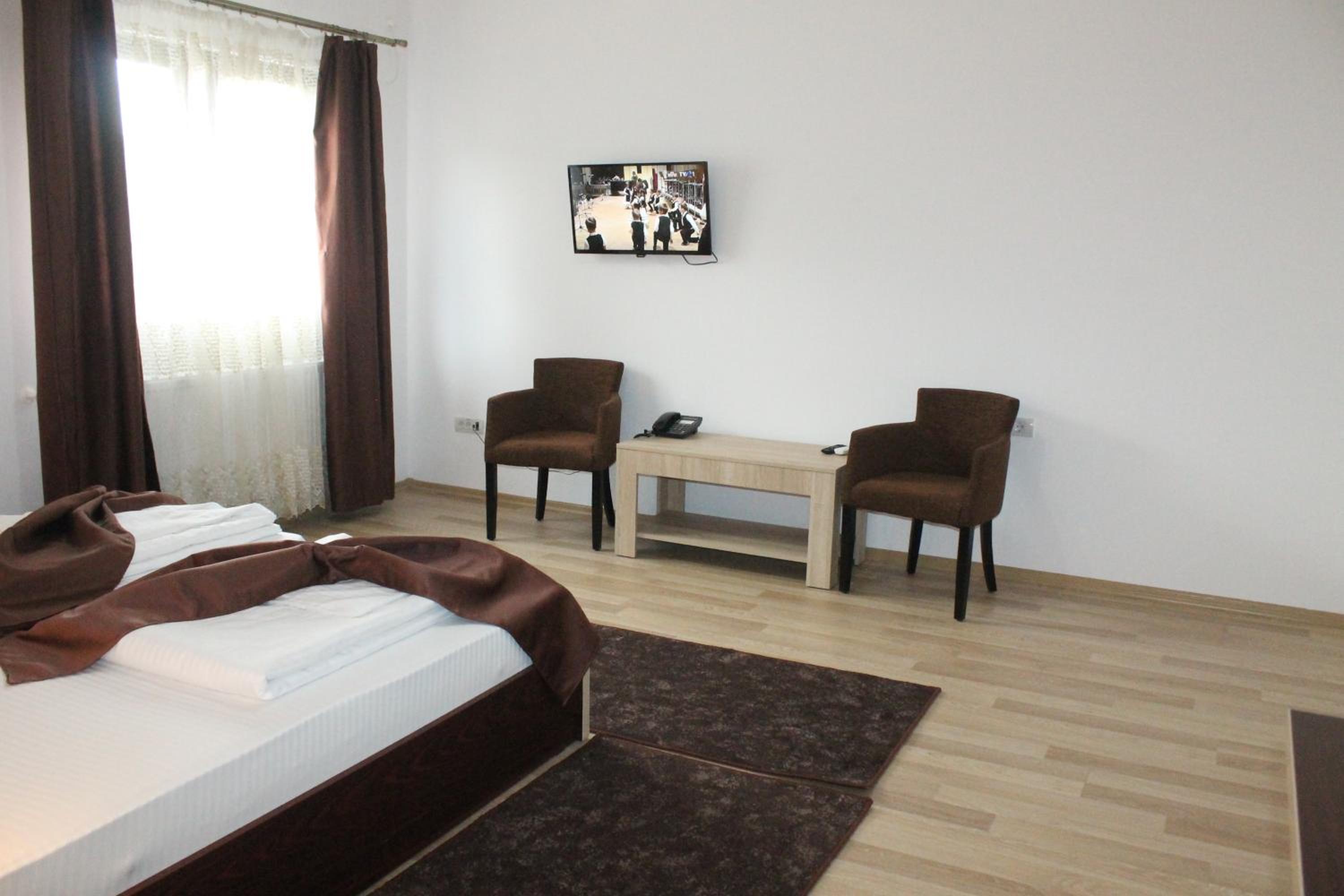 Double or Twin Room photo 3