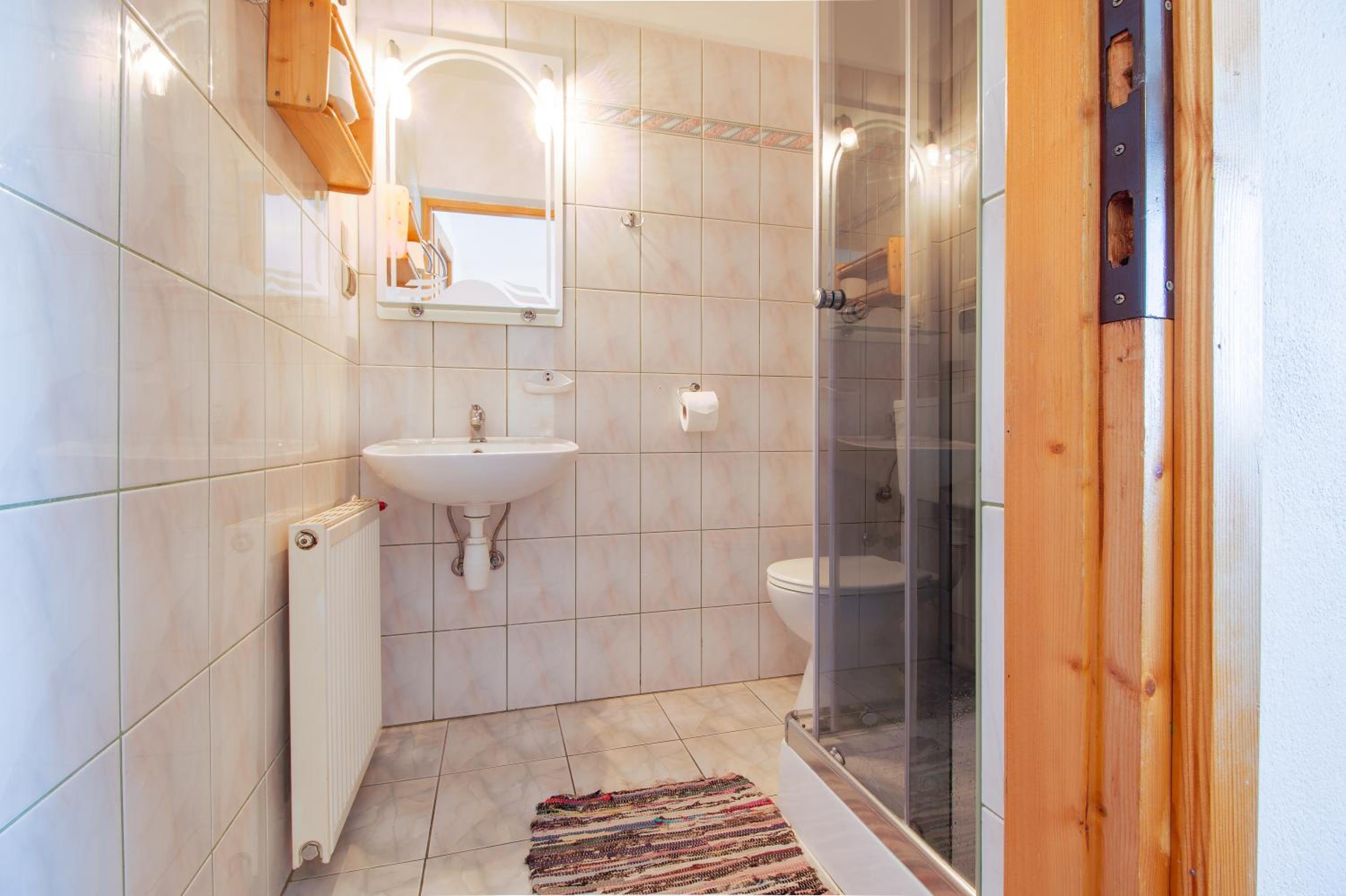 Quadruple Room with Bathroom photo 2
