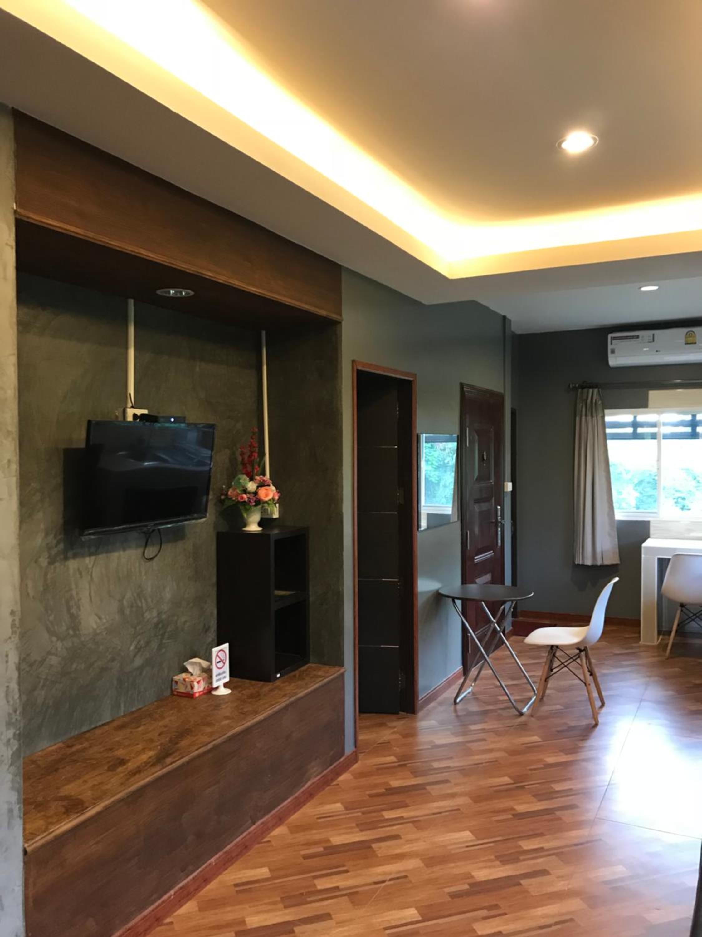 King Suite - Photo 17