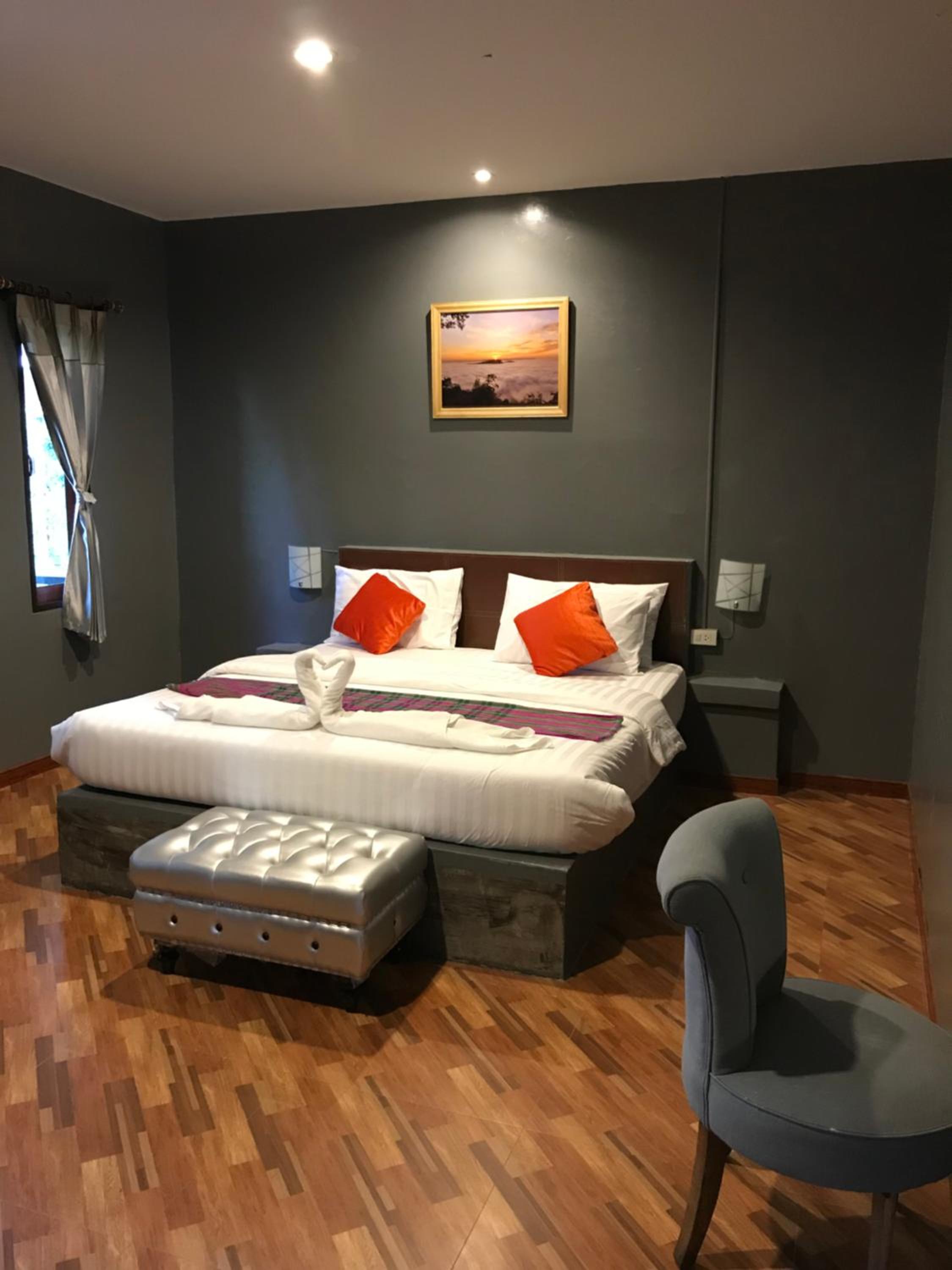 King Suite - Photo 13