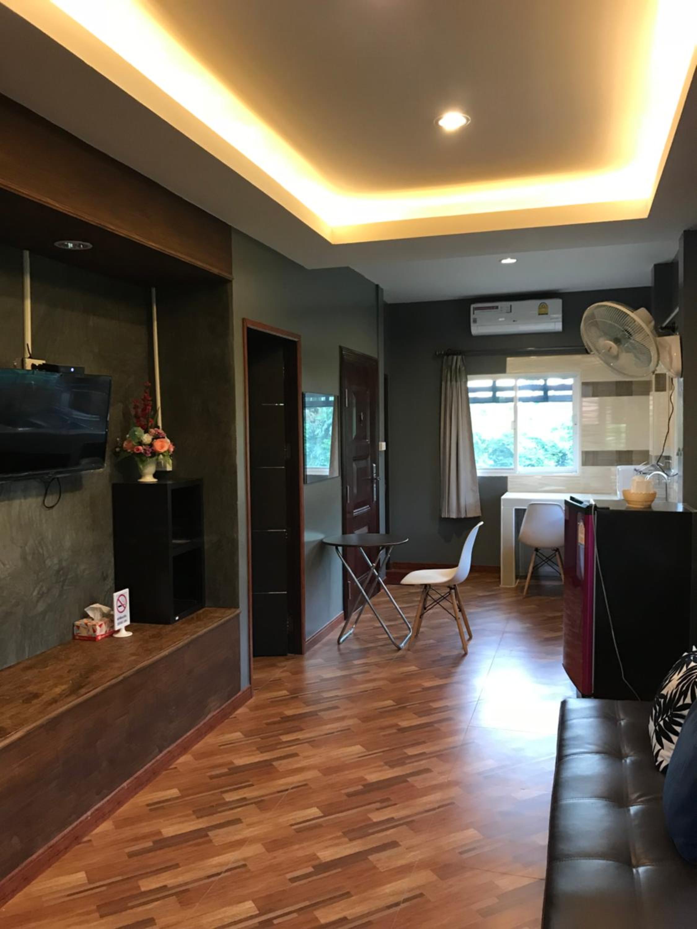 King Suite - Photo 15
