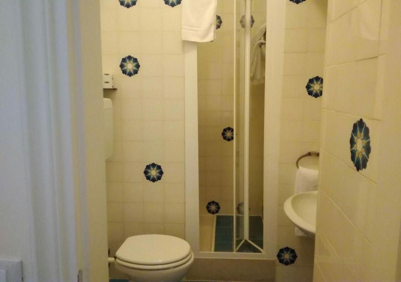 Classic Double or Twin Room photo 3