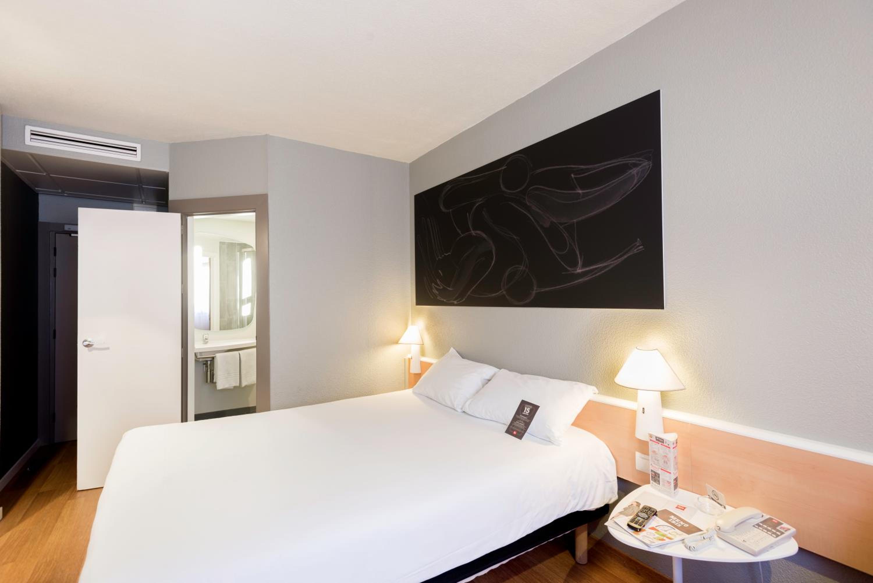 Double Room - Photo 10