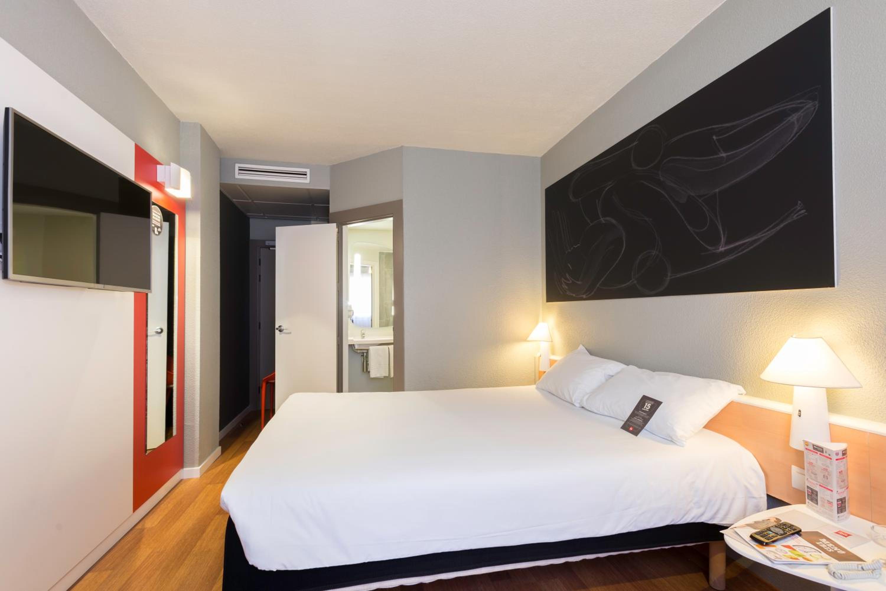 Double Room - Photo 6
