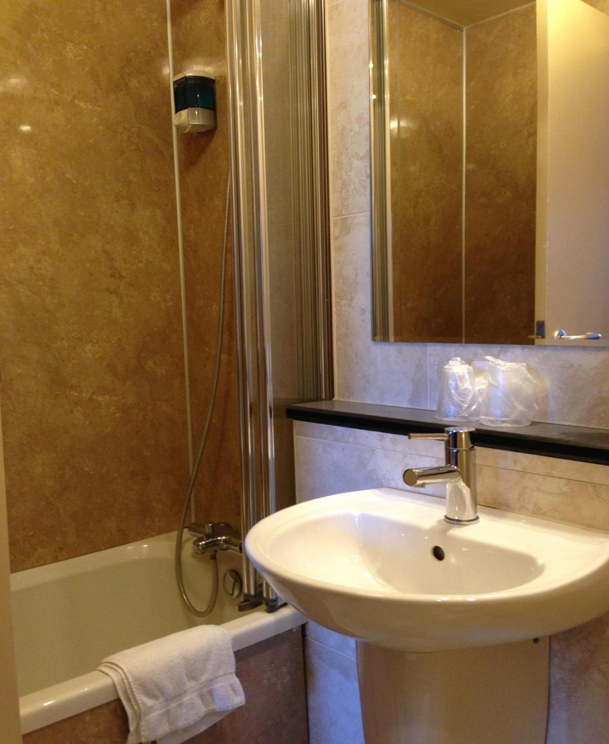 Double Room - Photo 3